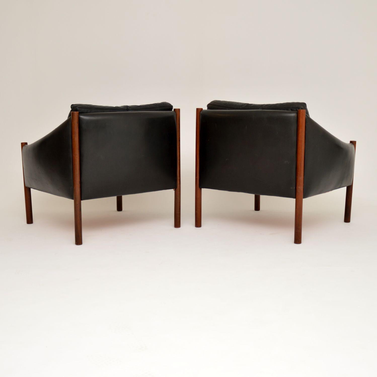 1960s Pair of Danish Vintage Leather Armchairs In Good Condition In London, GB