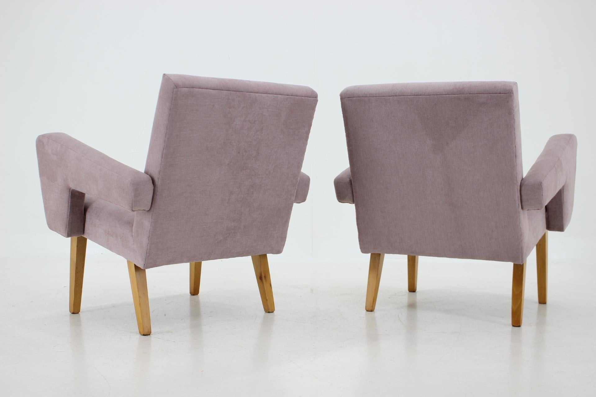 1960s Pair of Design Armchairs, Czechoslovakia In Good Condition For Sale In Praha, CZ