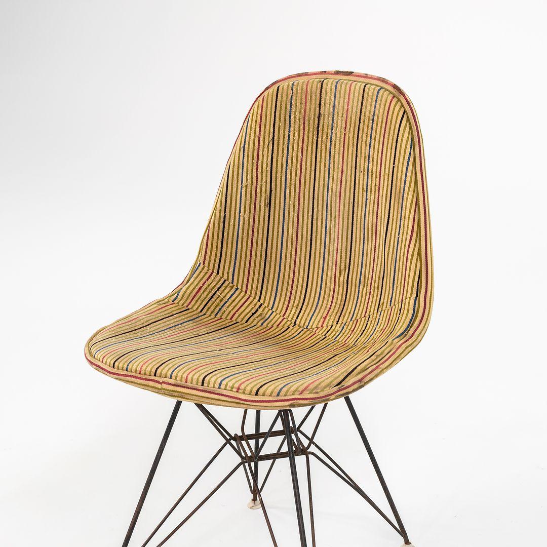 Americano Coppia di sedie Herman Miller DKR-1 degli anni '60 con base Eiffel e tessuto Girard in vendita