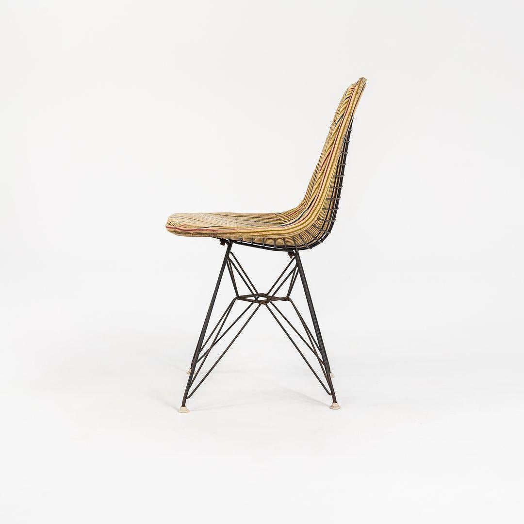 Acciaio Coppia di sedie Herman Miller DKR-1 degli anni '60 con base Eiffel e tessuto Girard in vendita