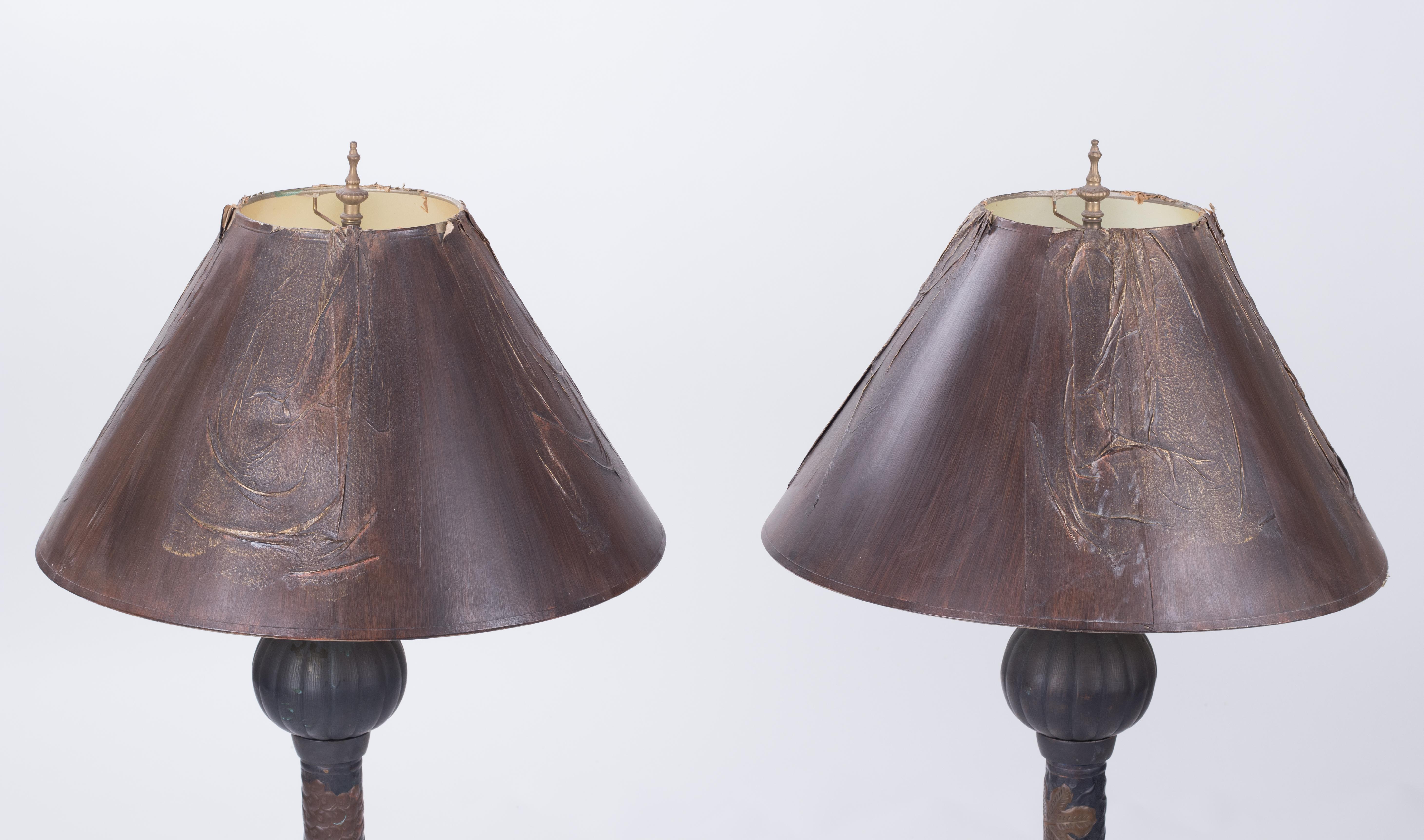 1960s Pair of French Metal Table Lamps with Vegetable Motifs In Good Condition For Sale In Marbella, ES