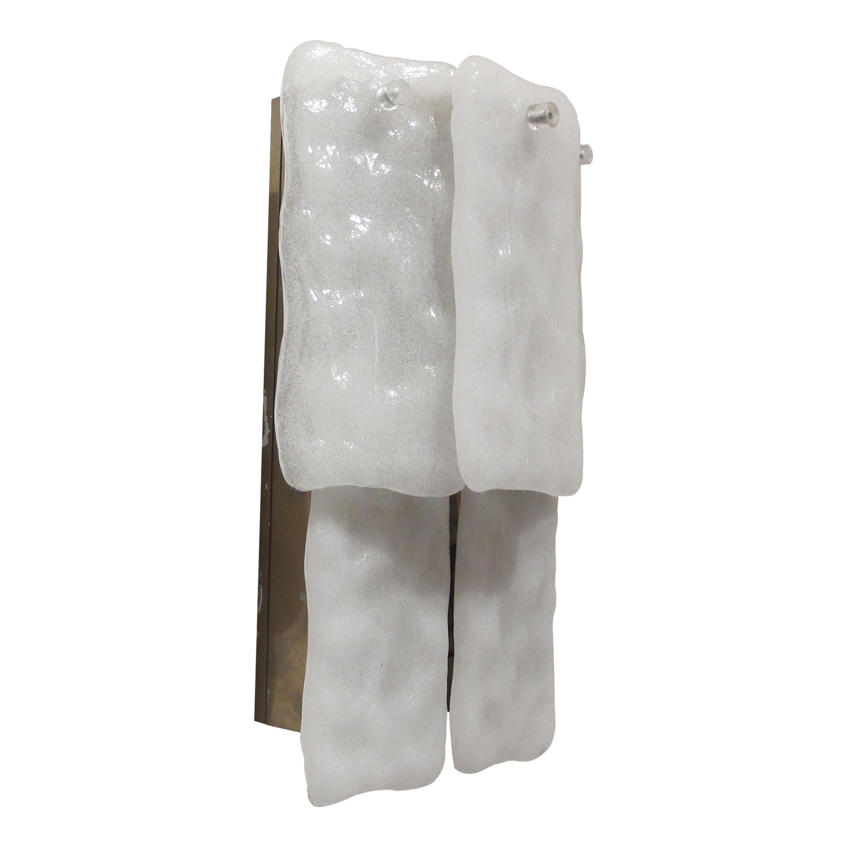Dépoli 1960s Paire de lampes murales à deux niveaux en verre givré de J.T. Kalmar, Autriche en vente