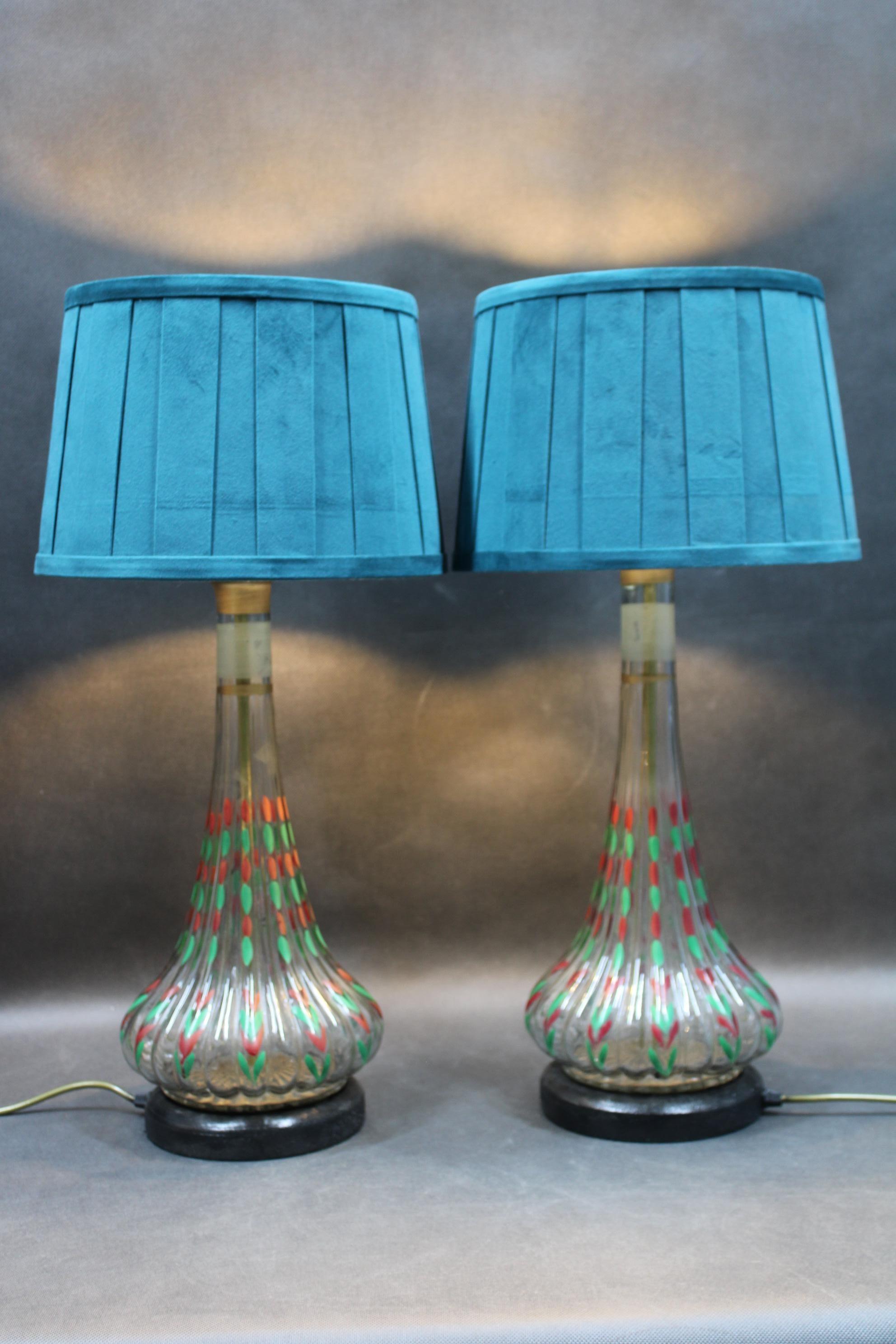 1960s Pair of Hand Painted Glass Table Lamps with New Fabric Shade, Czechoslovak For Sale 8