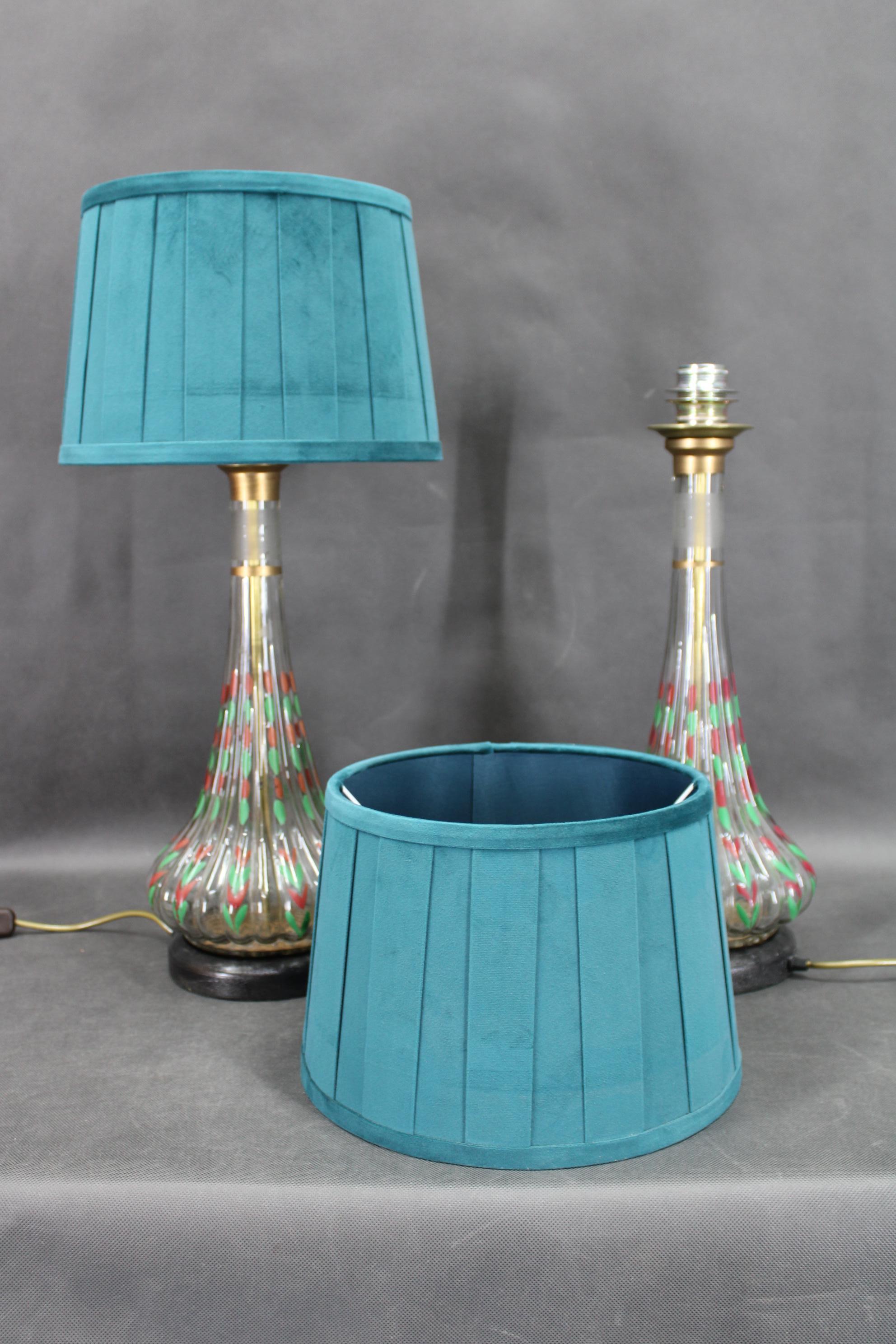 1960s Pair of Hand Painted Glass Table Lamps with New Fabric Shade, Czechoslovak For Sale 4