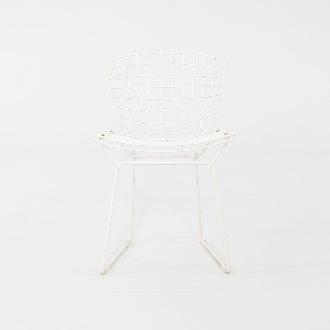 Américain 1960s Pair of Harry Bertoia for Knoll Childs Chairs in White en vente