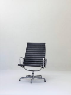 1960s Pair of Herman Miller Aluminium Group Swivel Lounge Chair EA316