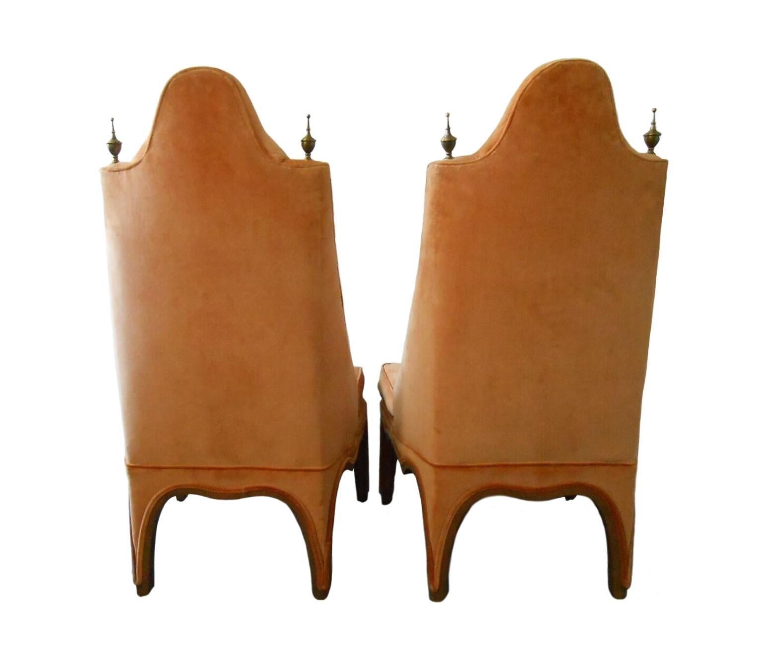 Paar Hollywood-Regency-Sessel ohne Armlehne aus den 1960er Jahren in Orange mit Holzbesatz (Moderne der Mitte des Jahrhunderts) im Angebot