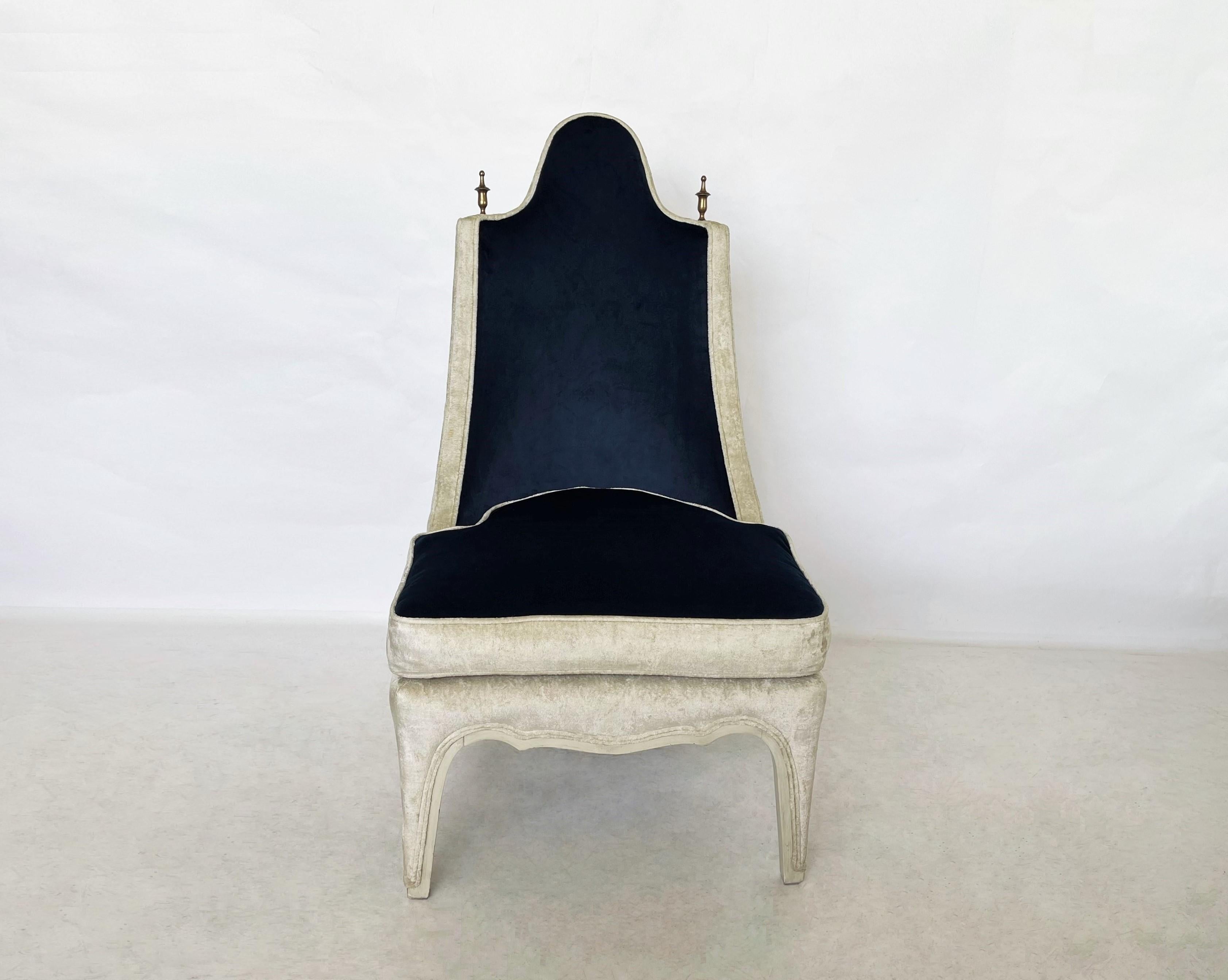 1960s Pair of Hollywood Regency Two-Tone Slipper Chairs In Good Condition For Sale In Dallas, TX