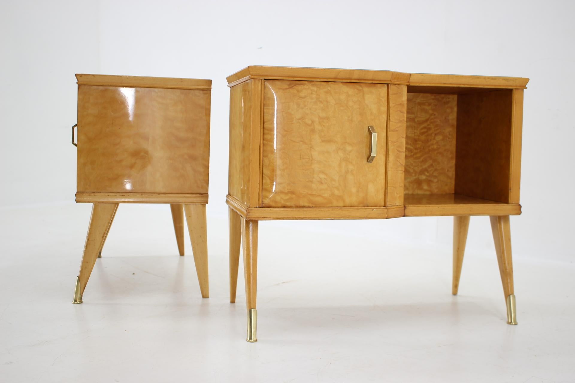 1960s Pair of Italian Bedside Tables in High Gloss Finish For Sale 5