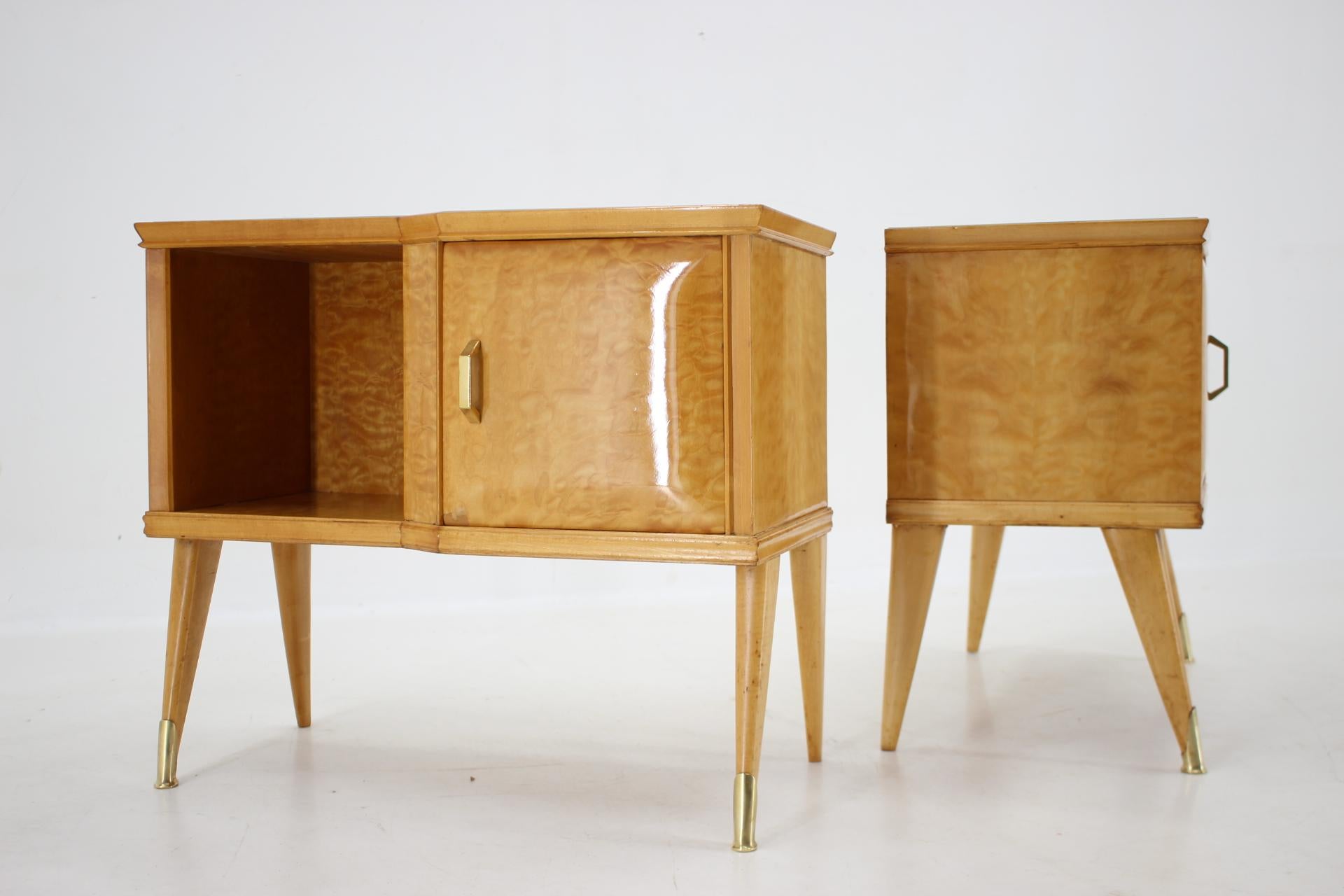 1960s Pair of Italian Bedside Tables in High Gloss Finish For Sale 6