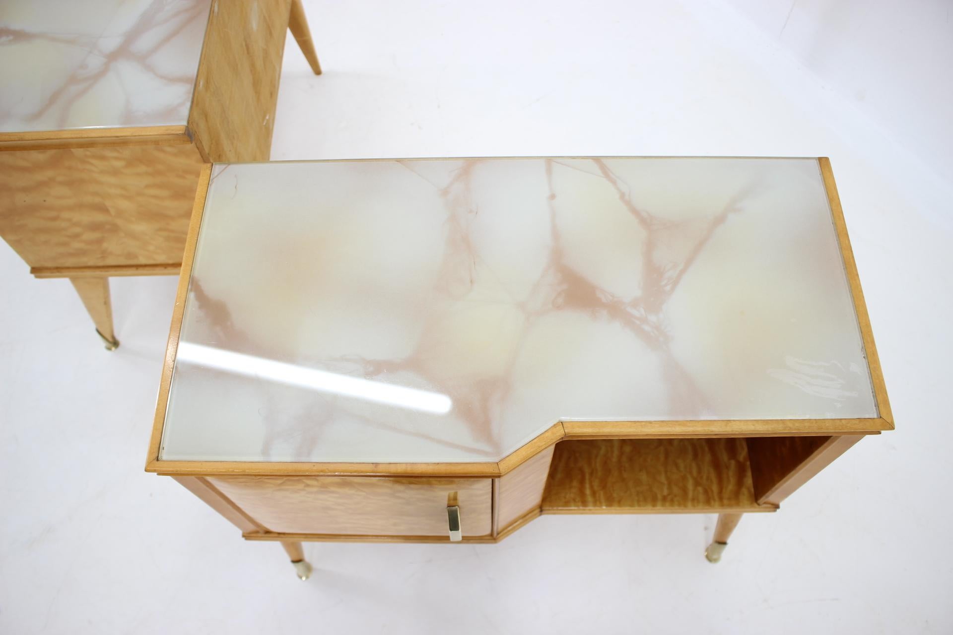 1960s Pair of Italian Bedside Tables in High Gloss Finish For Sale 13