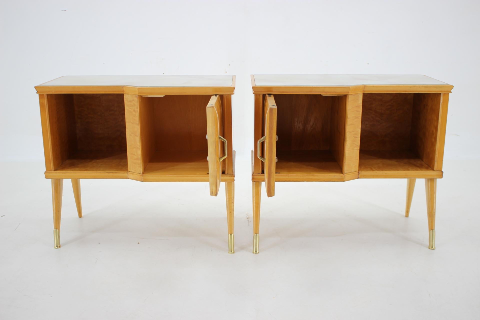 1960s Pair of Italian Bedside Tables in High Gloss Finish In Good Condition For Sale In Praha, CZ