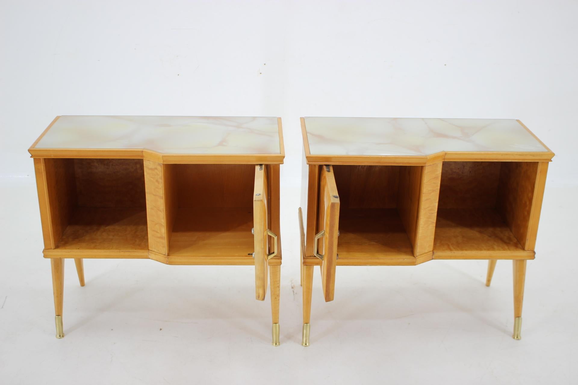 Mid-20th Century 1960s Pair of Italian Bedside Tables in High Gloss Finish For Sale