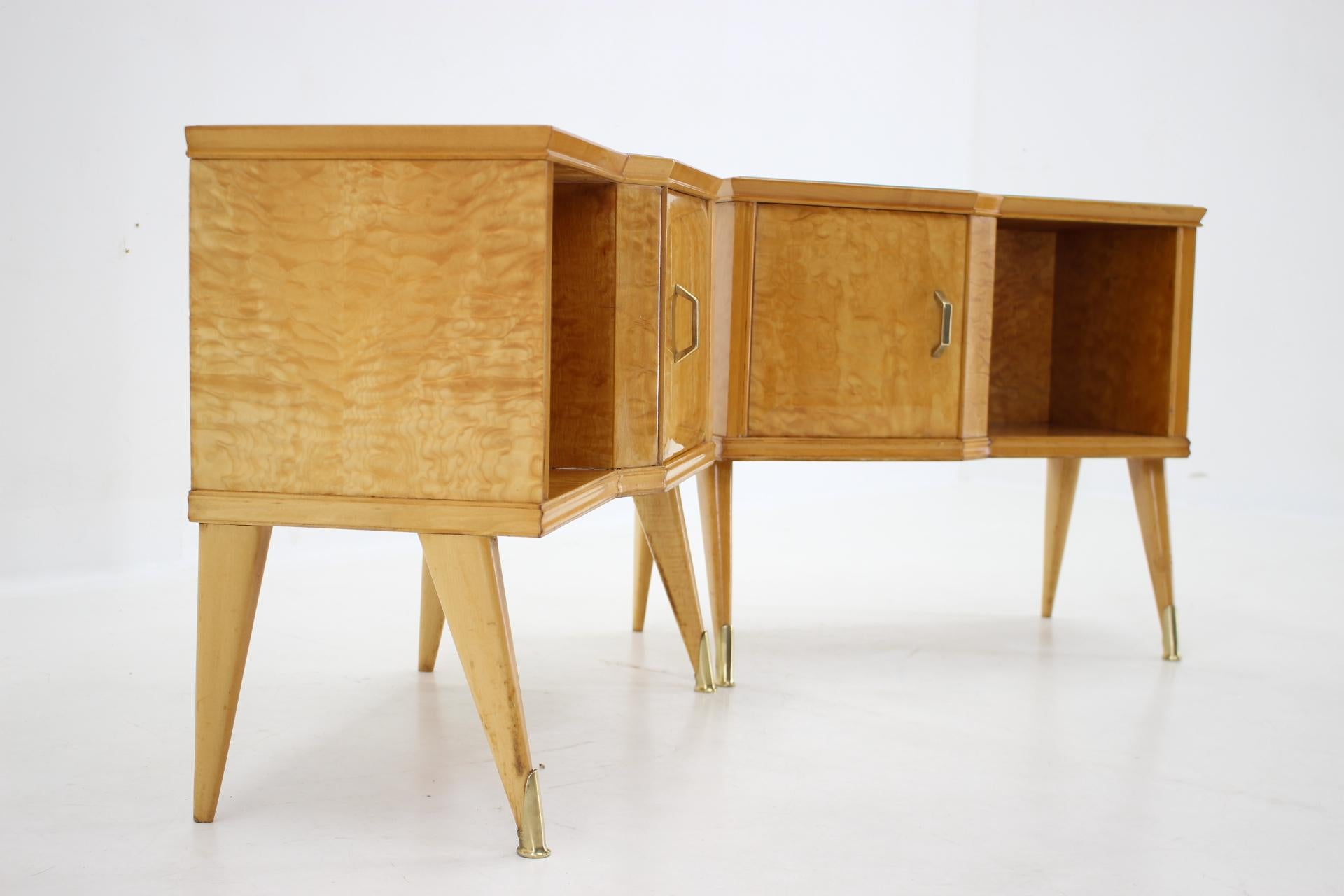 1960s Pair of Italian Bedside Tables in High Gloss Finish For Sale 1