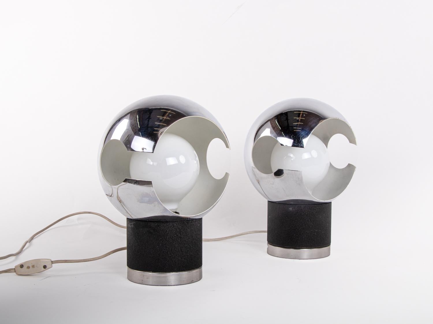 Metal 1960s Pair of Italian Mid-Century Modern Space Chrome Globe Table Lamps