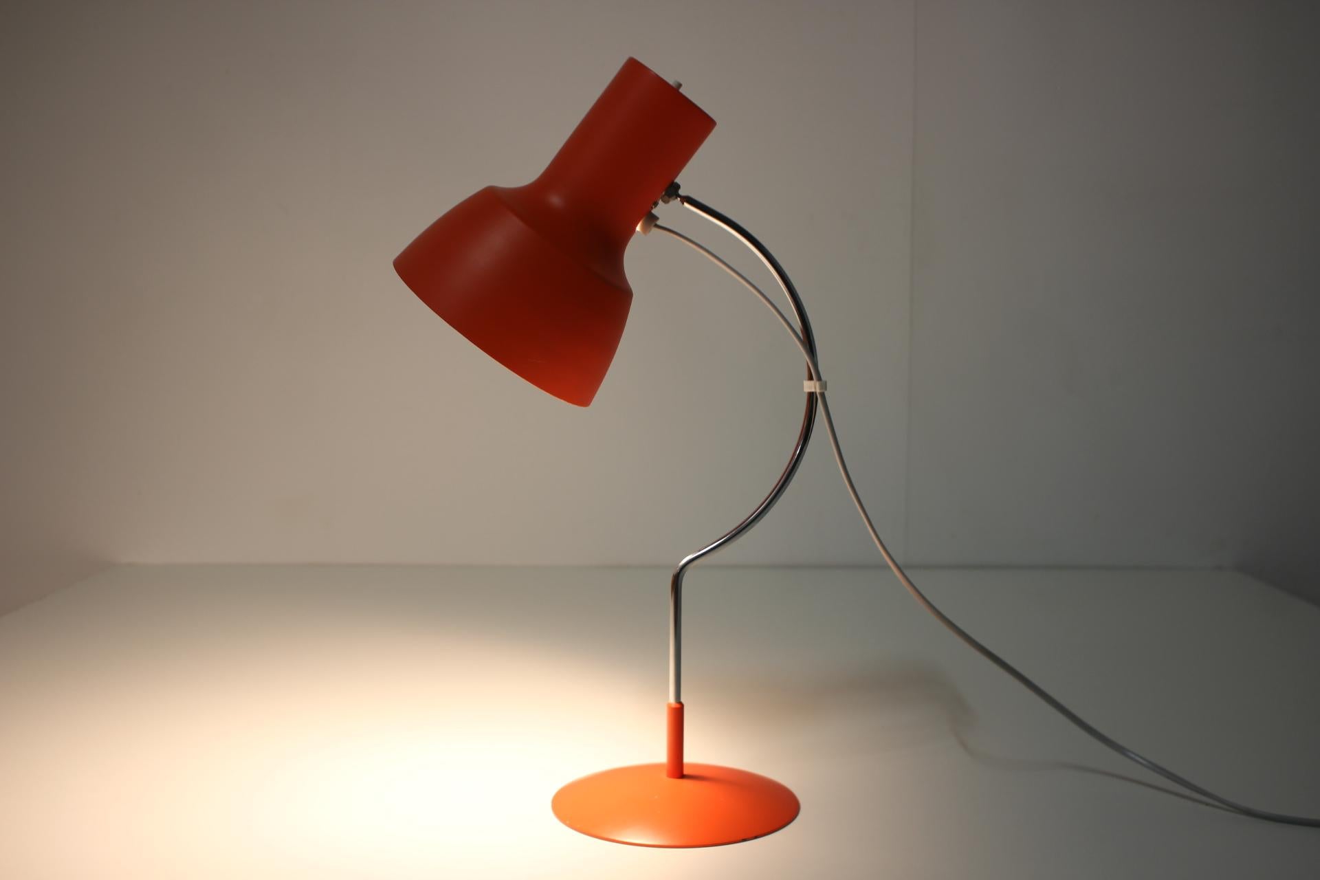 Paire de lampes de bureau rouge orange Josef Hurka des années 1960, Tchécoslovaquie en vente 3