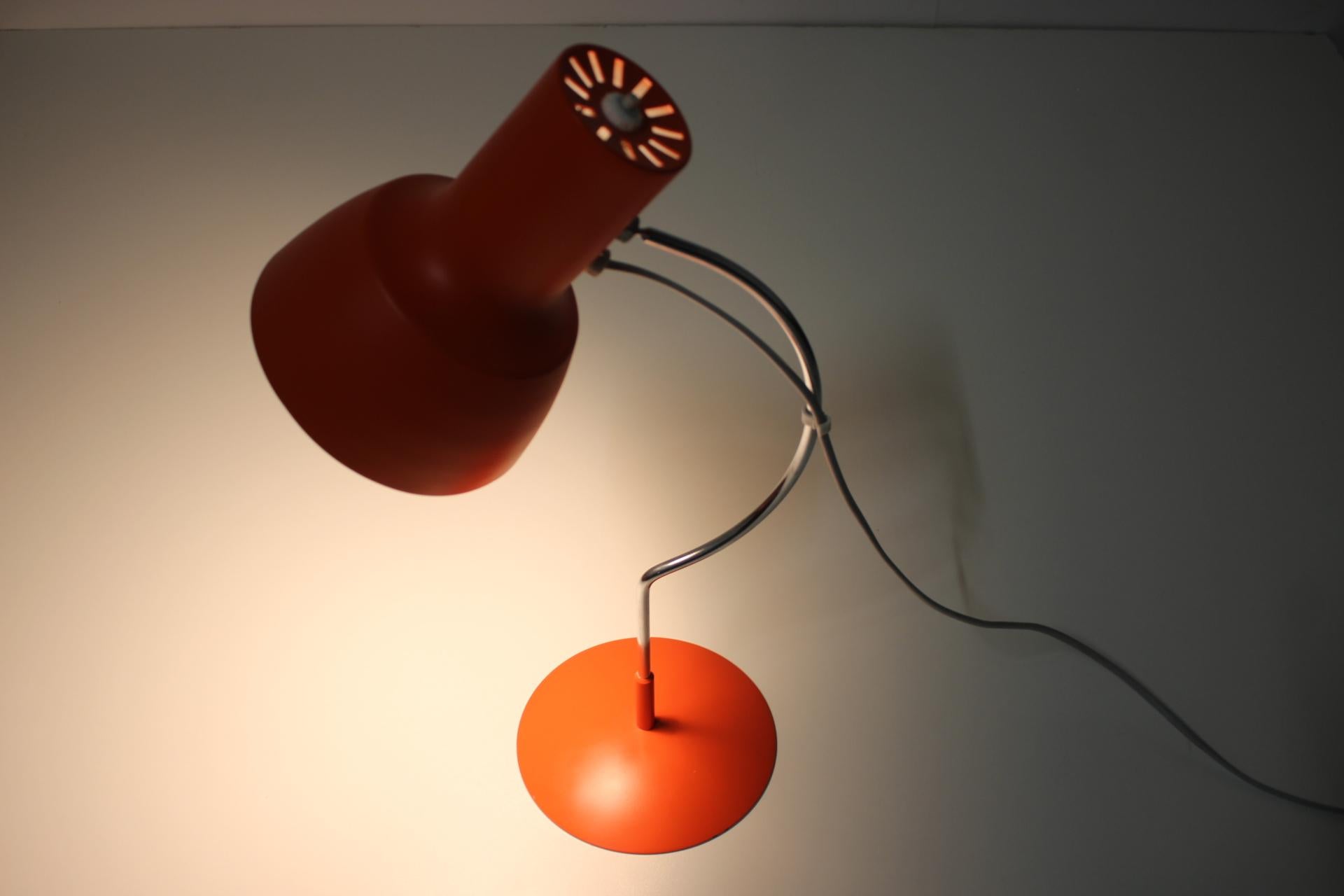 Paire de lampes de bureau rouge orange Josef Hurka des années 1960, Tchécoslovaquie en vente 4
