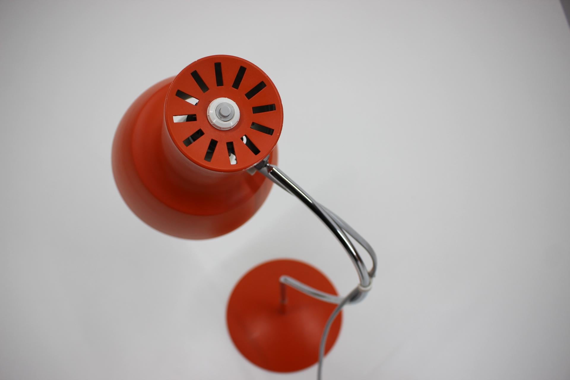 Milieu du XXe siècle Paire de lampes de bureau rouge orange Josef Hurka des années 1960, Tchécoslovaquie en vente