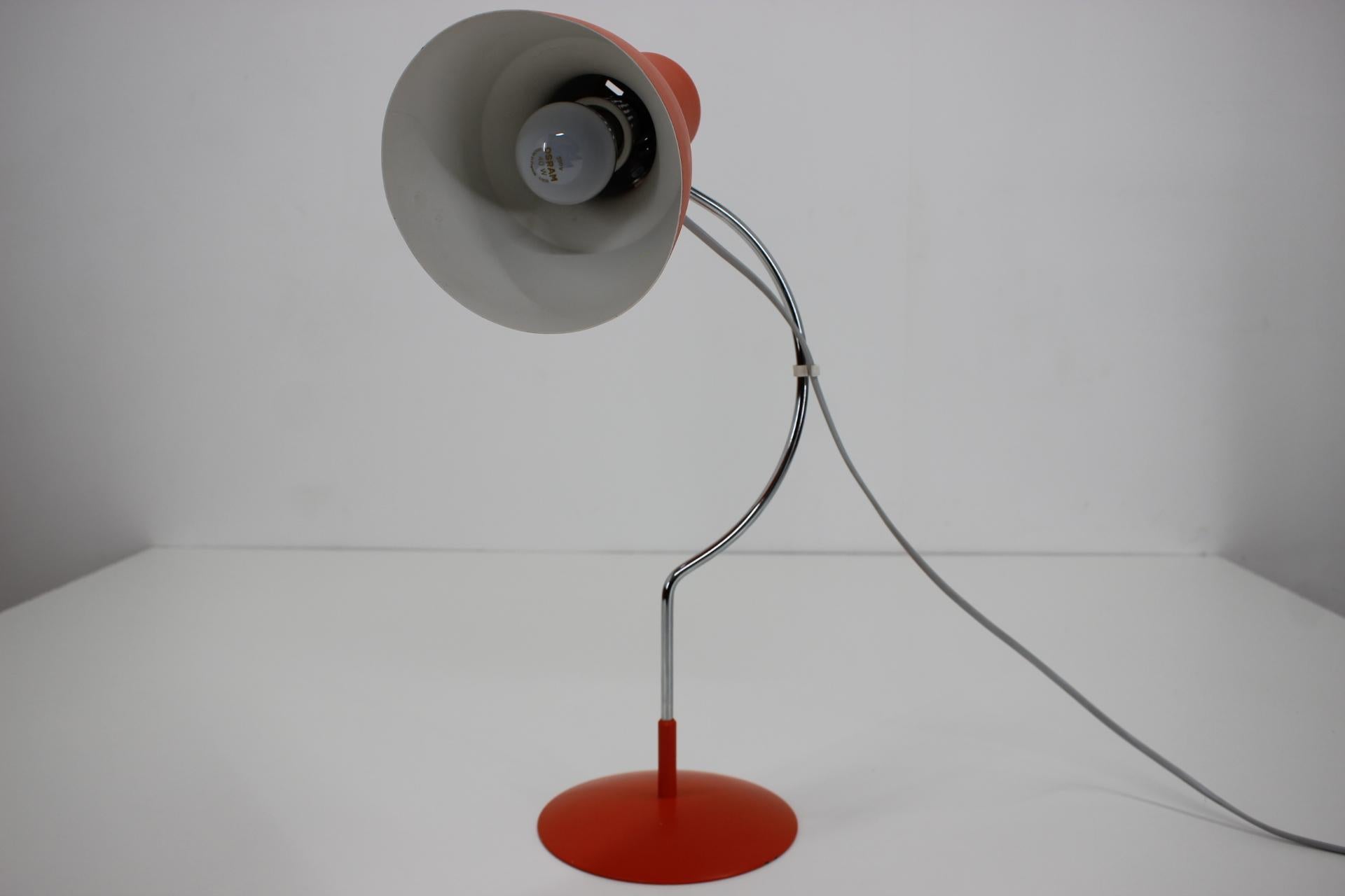 Paire de lampes de bureau rouge orange Josef Hurka des années 1960, Tchécoslovaquie en vente 2