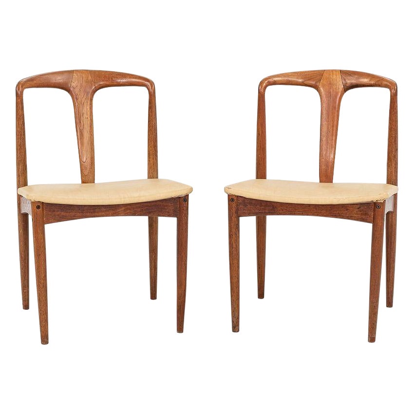 Pareja de sillas de comedor de teca Juliane, años 60, de Johannes Andersen en venta