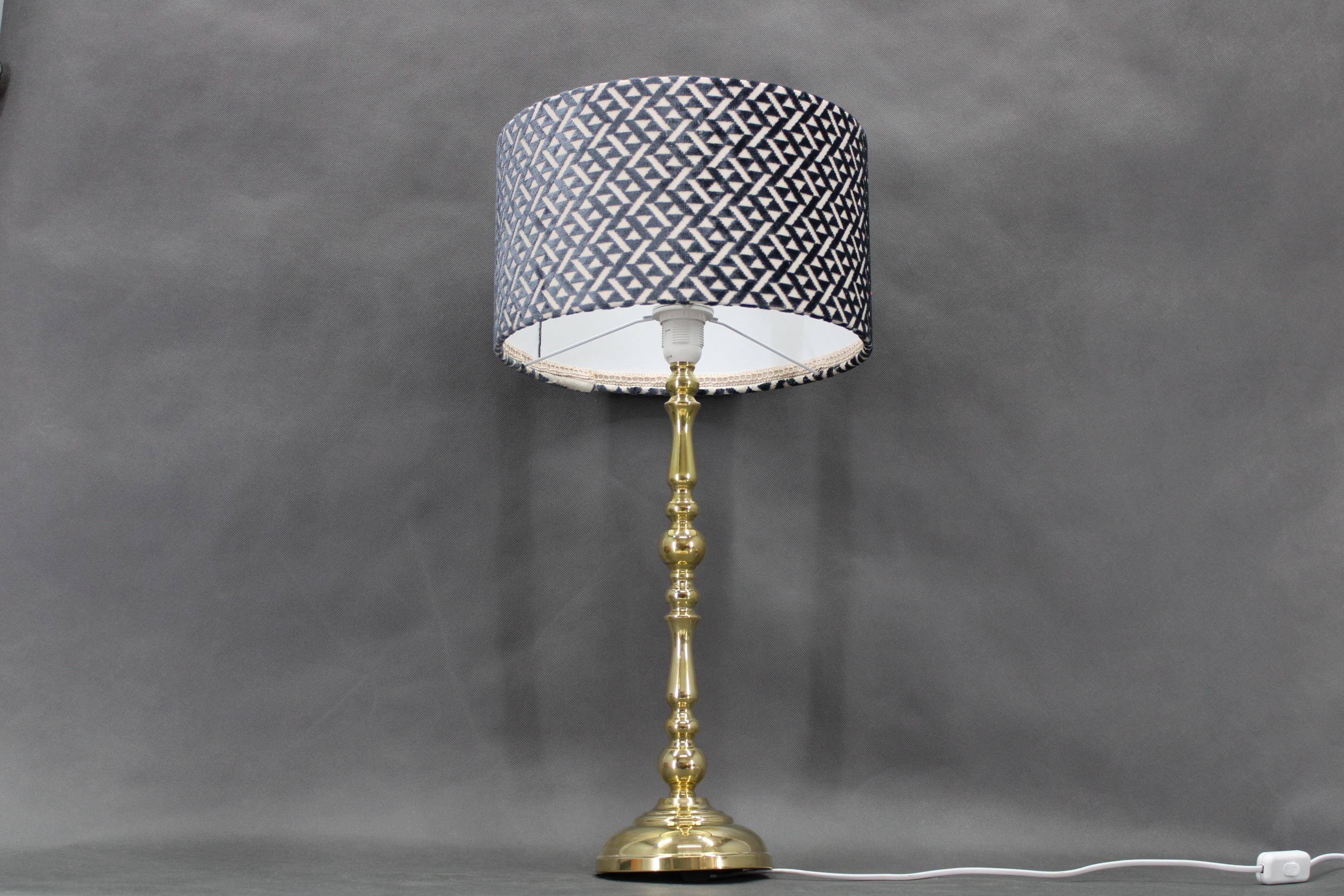 1960s  Pareja de grandes lámparas de mesa de latón de MS Belysning, Dinamarca Moderno de mediados de siglo en venta