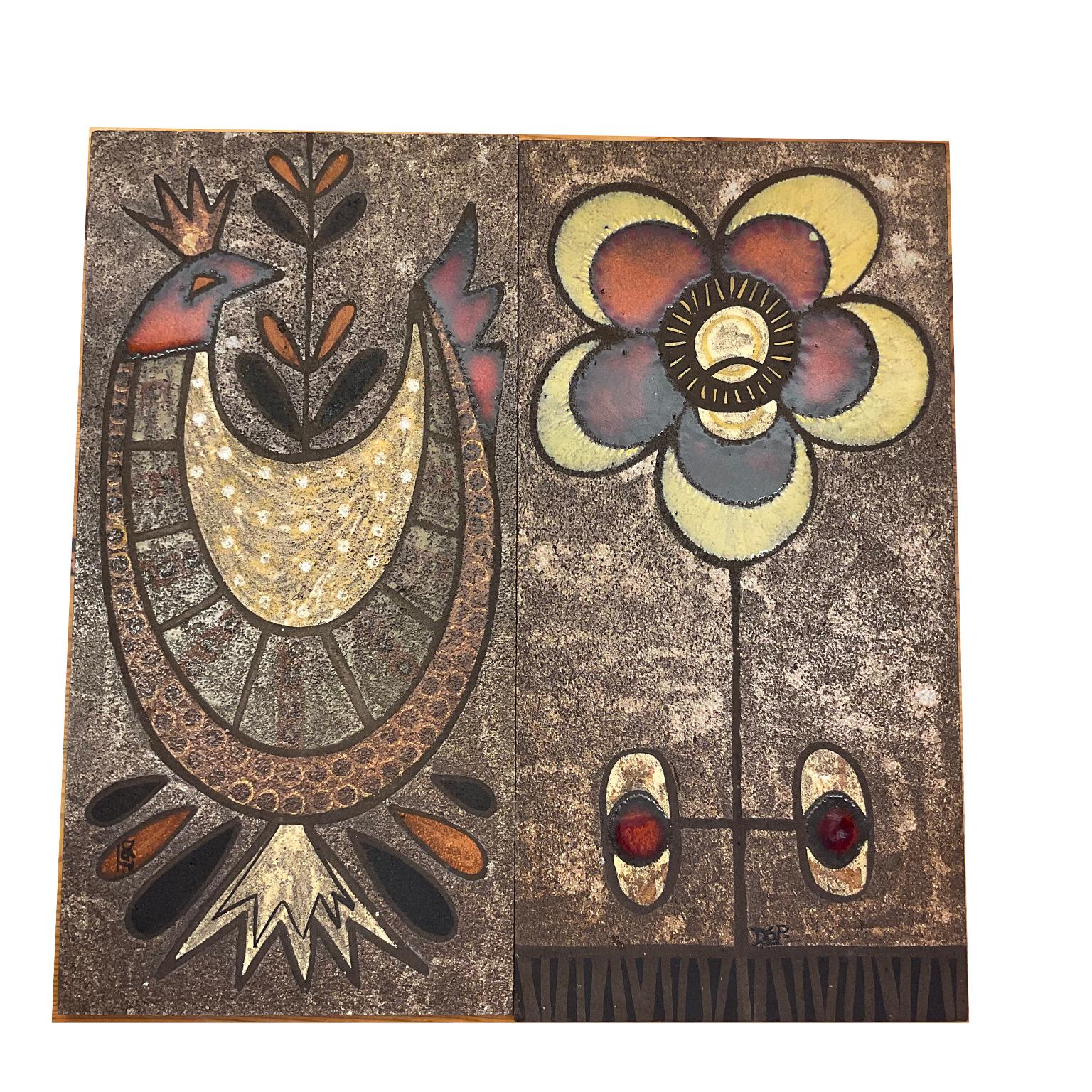 Paar dekorative Blumen- und Vogelplaketten aus den 1960er Jahren aus emailliertem Lavastein, die Georges und Dominique Picards aus Vallauris zugeschrieben werden.