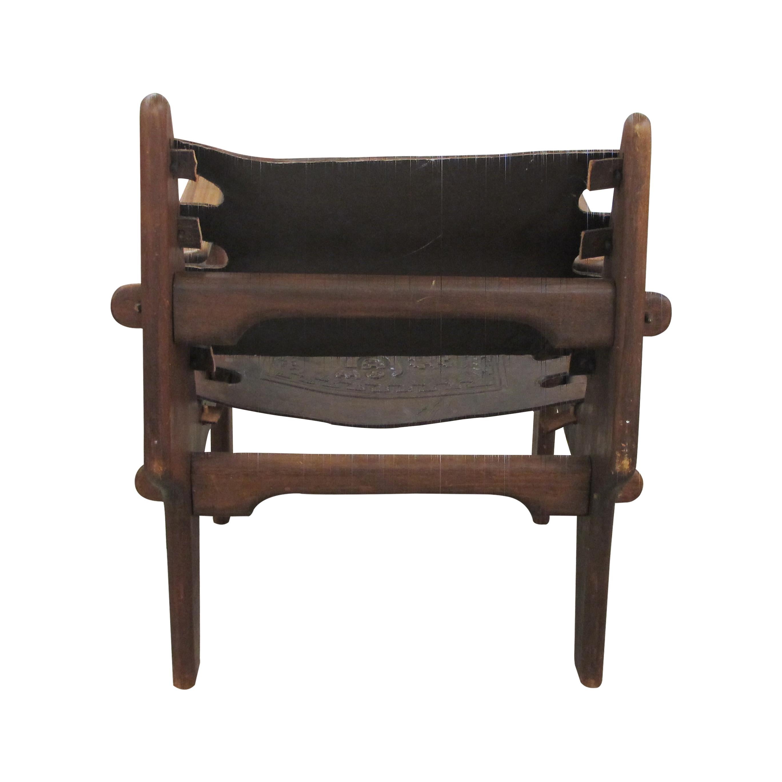 Embossé Paire de chaises en cuir des années 1960, Design/One, Ecuador en vente