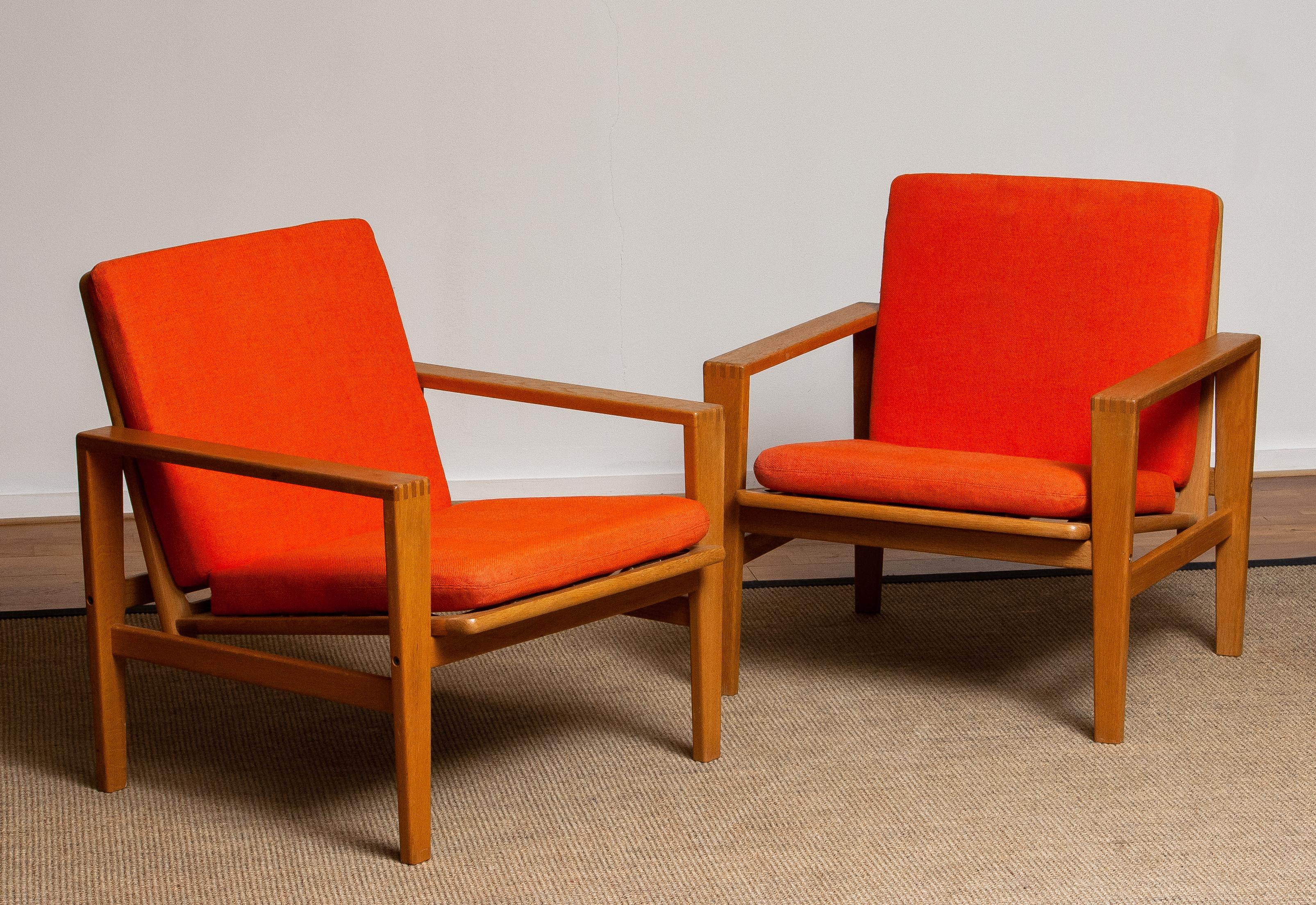 Swedish 1960s Pair of Lounge / Easy Chairs in Oak Leather Fabric by Erik Merthen for Ire