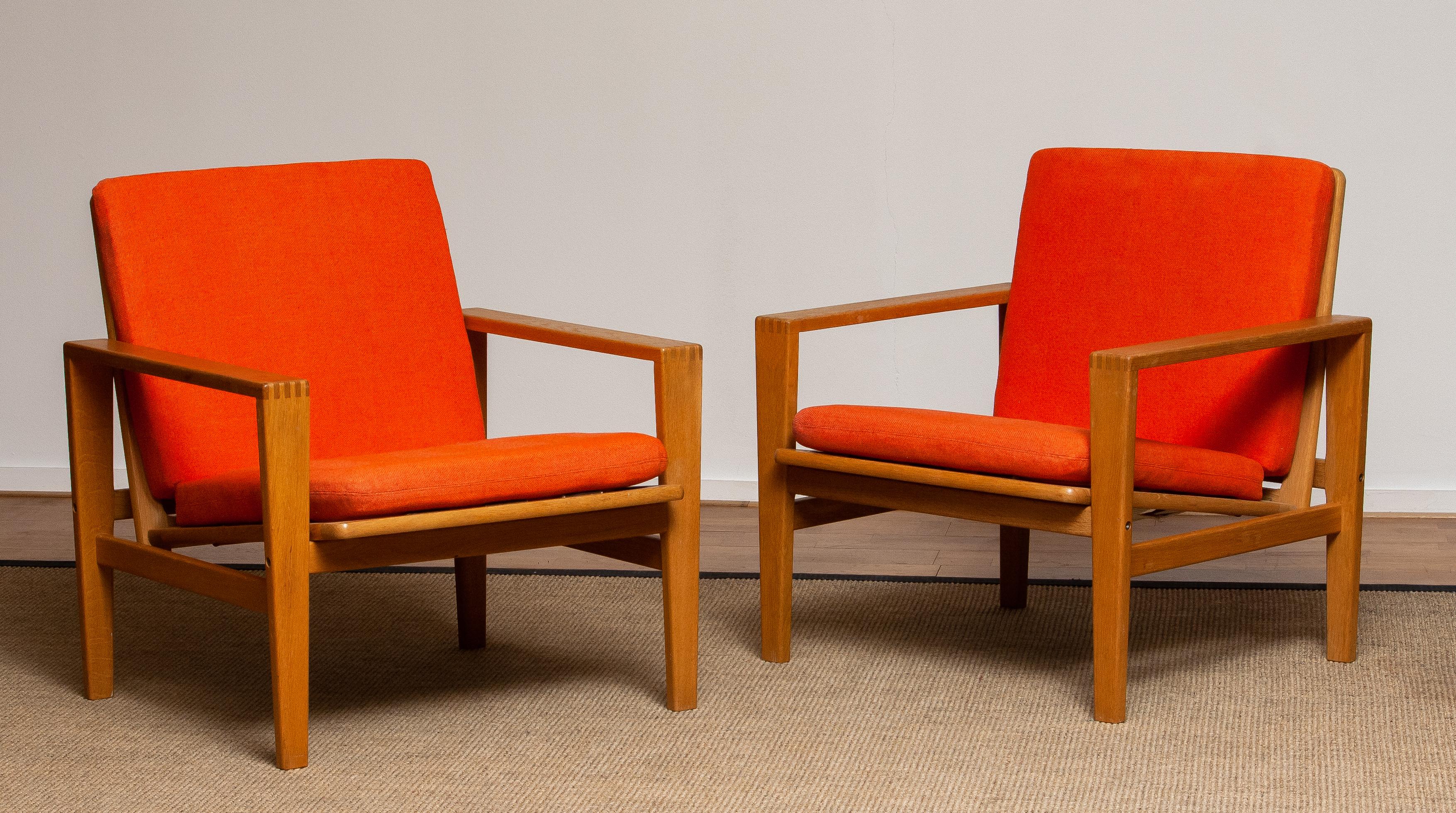 1960s Pair of Lounge / Easy Chairs in Oak Leather Fabric by Erik Merthen for Ire 1