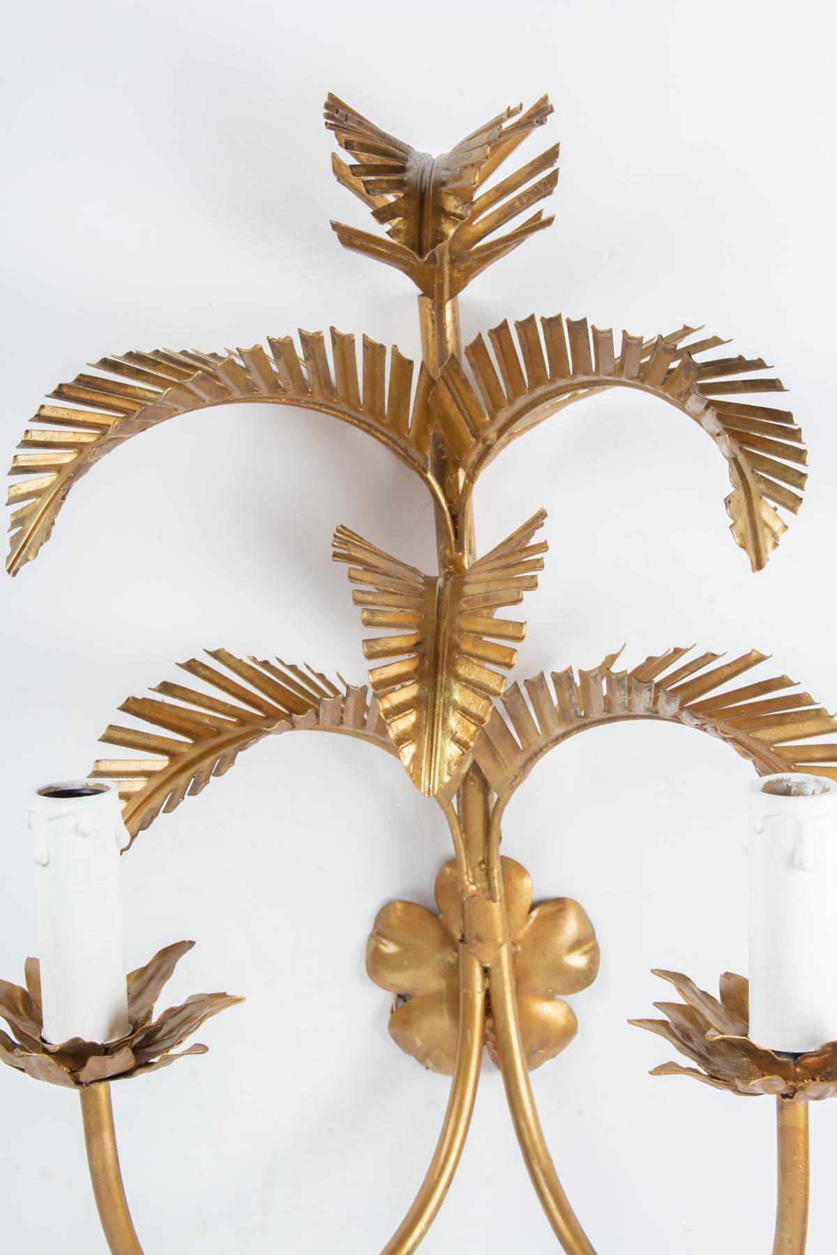 Mid-20th Century 1960s Pair of Maison FlorArt Gilded Palm Leaves Sconces