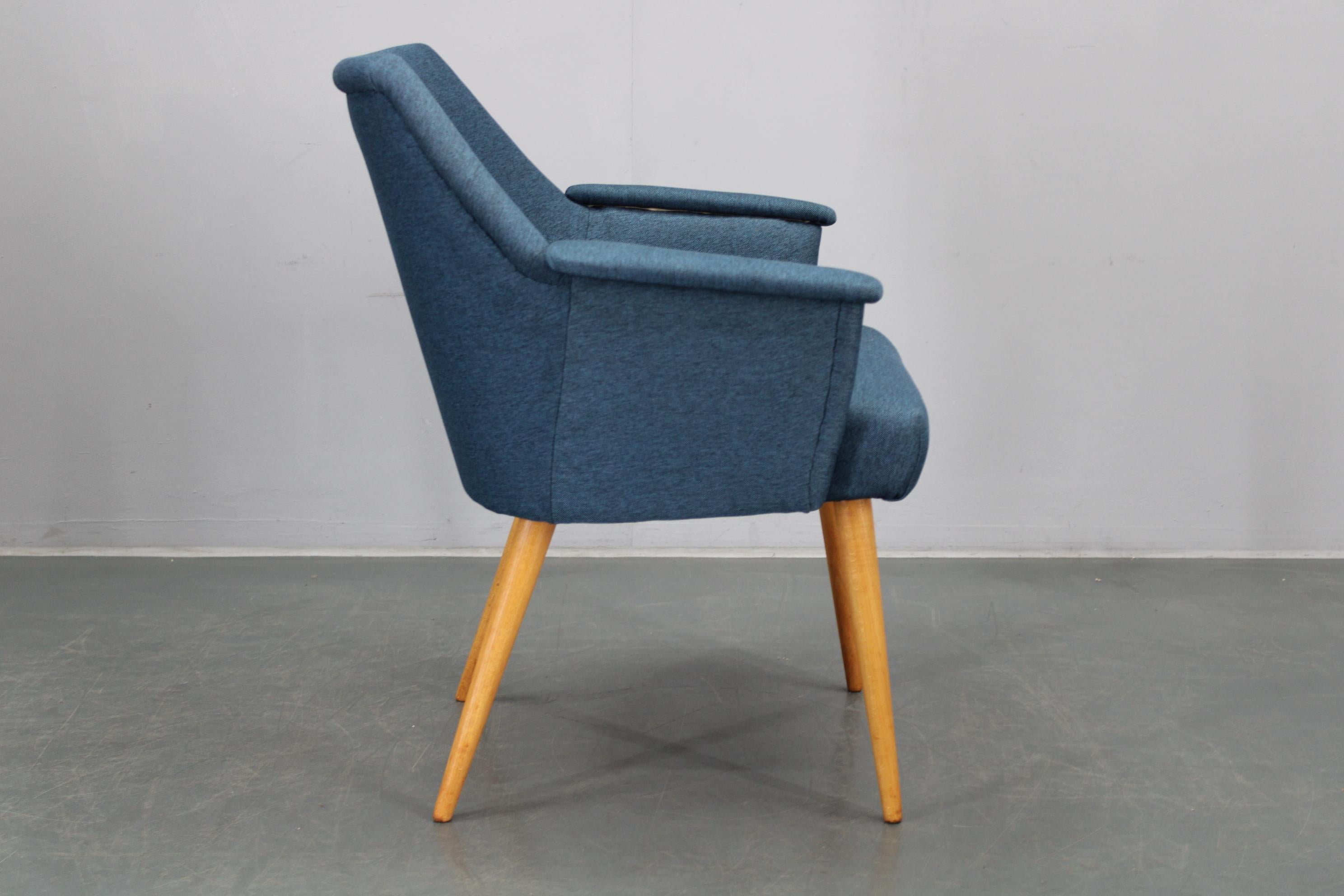 1960s Paire de fauteuils remis à neuf, Tchécoslovaquie en vente 6