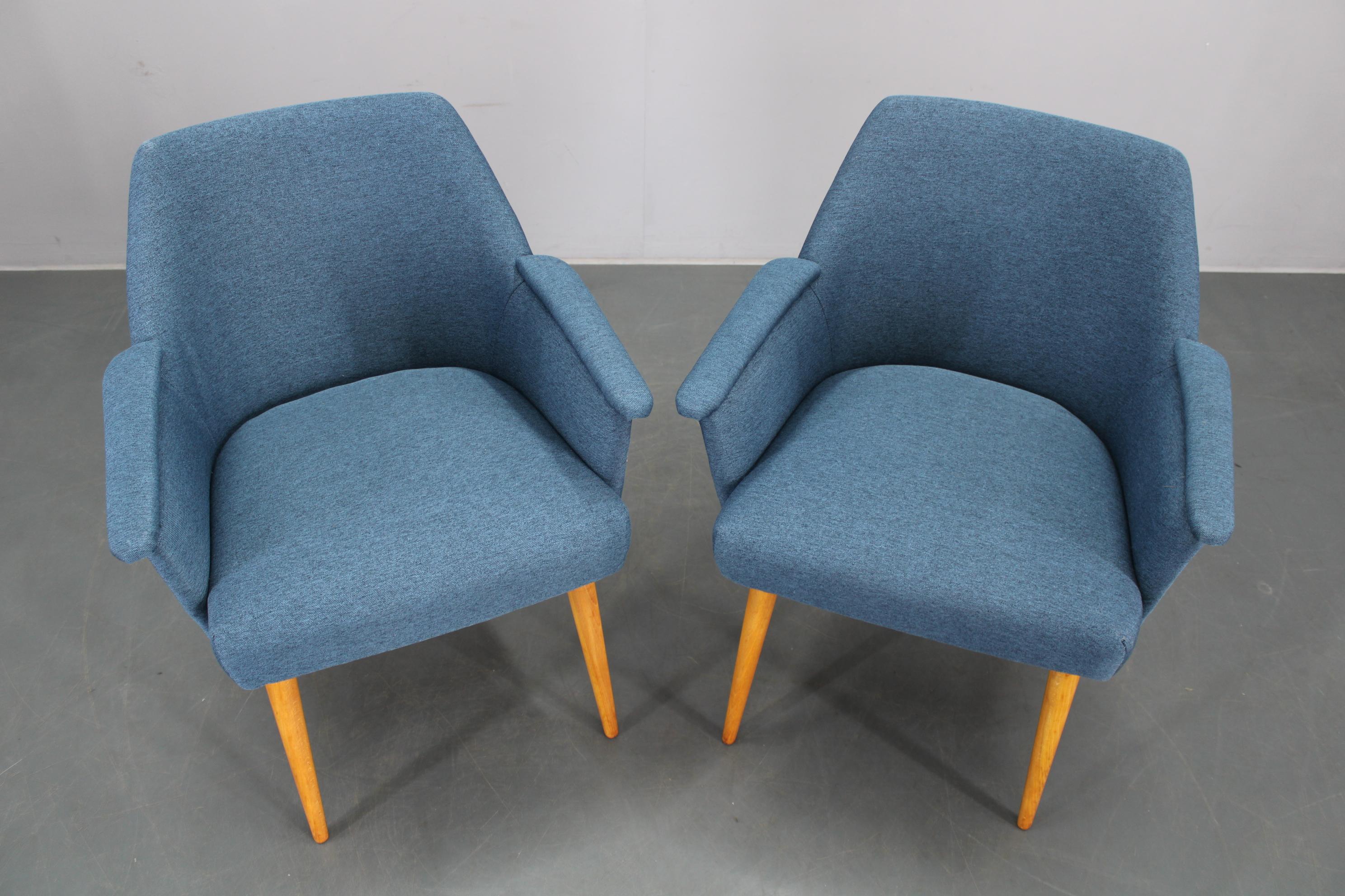 Mid-Century Modern 1960s Paire de fauteuils remis à neuf, Tchécoslovaquie en vente