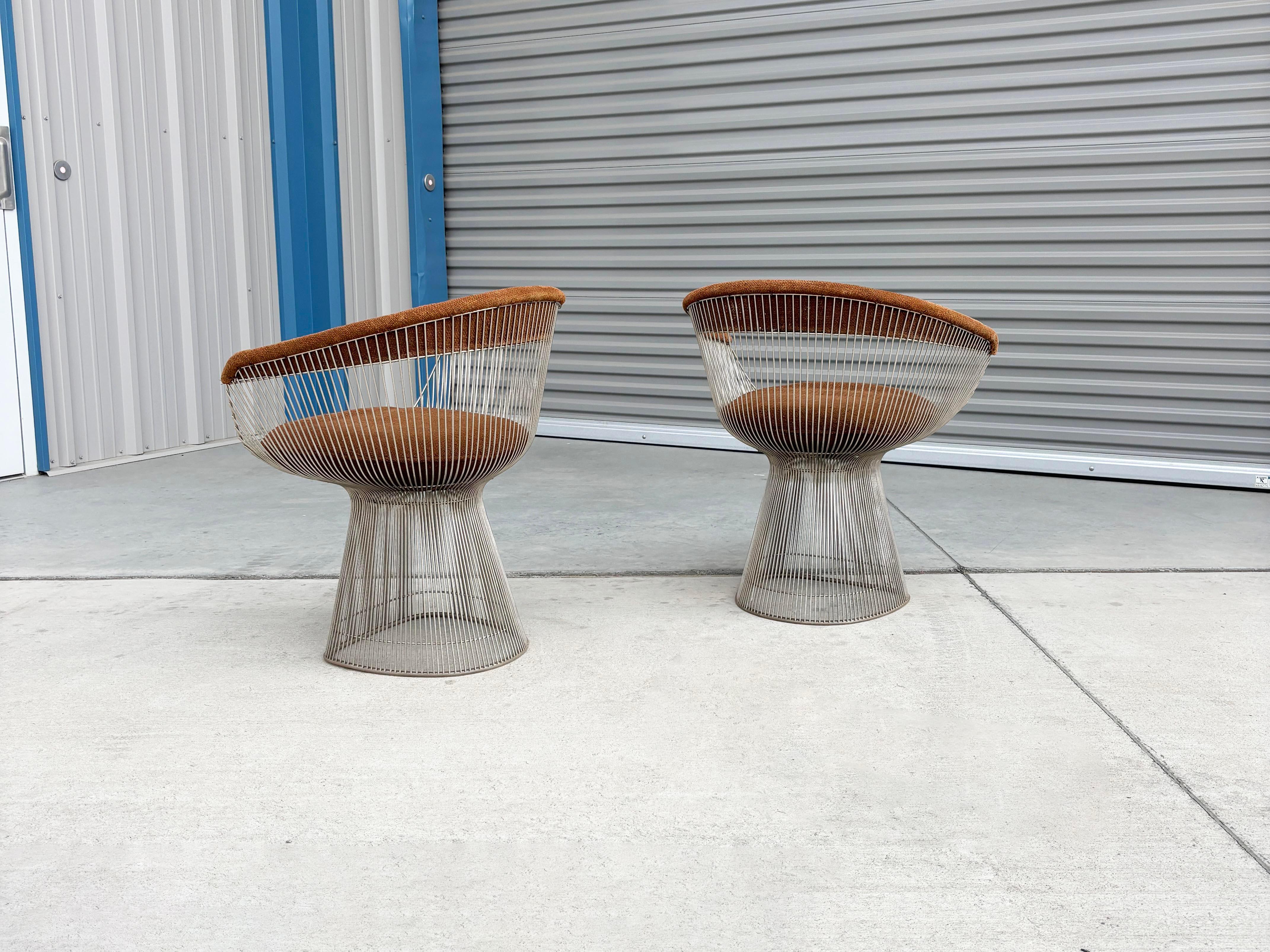 1960s Pair of Mid Century Warren Platner Dining Chairs for Knoll In Good Condition For Sale In North Hollywood, CA