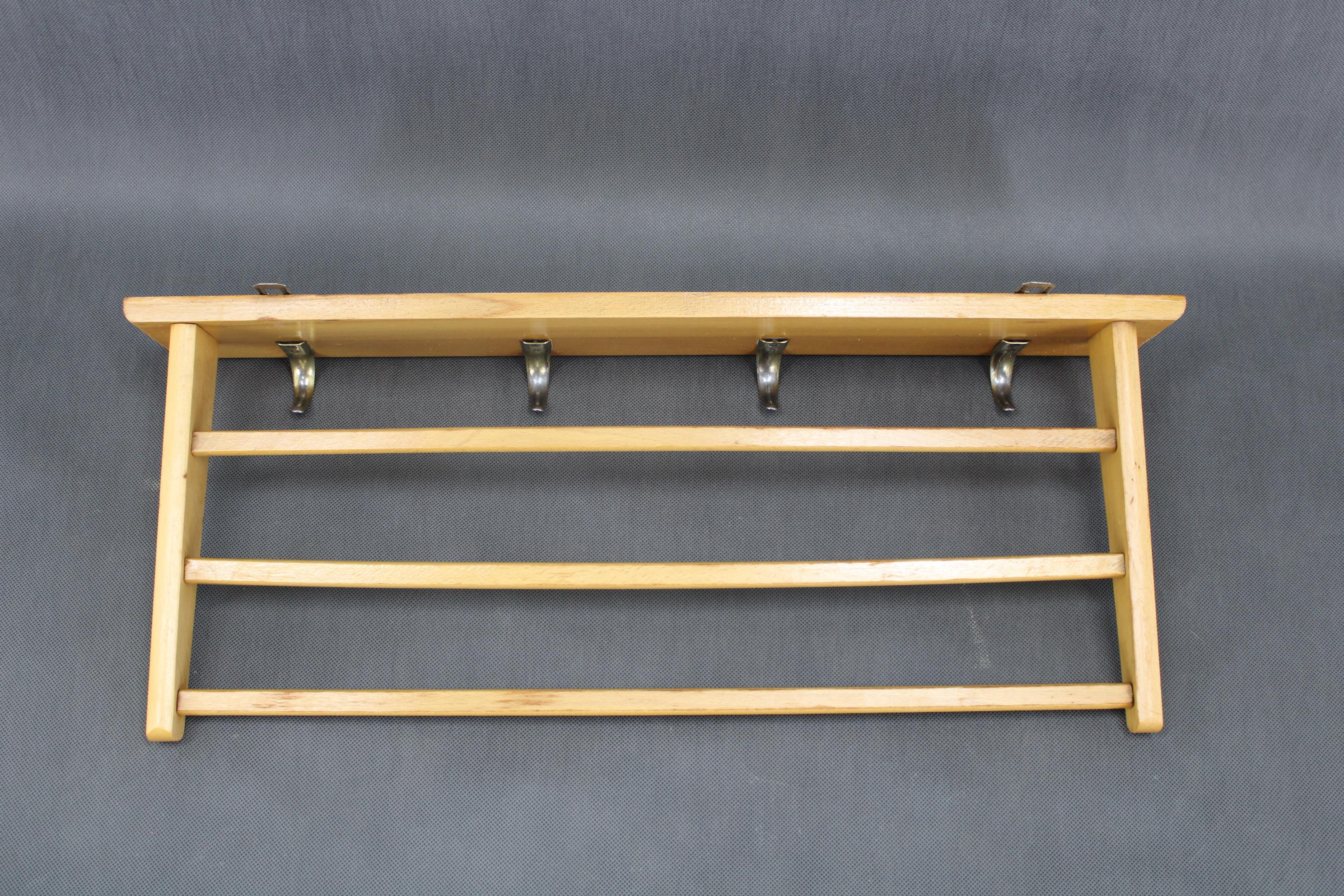 Coppia di appendiabiti da parete in legno della metà del secolo scorso, Cecoslovacchia, 1960 in vendita 2