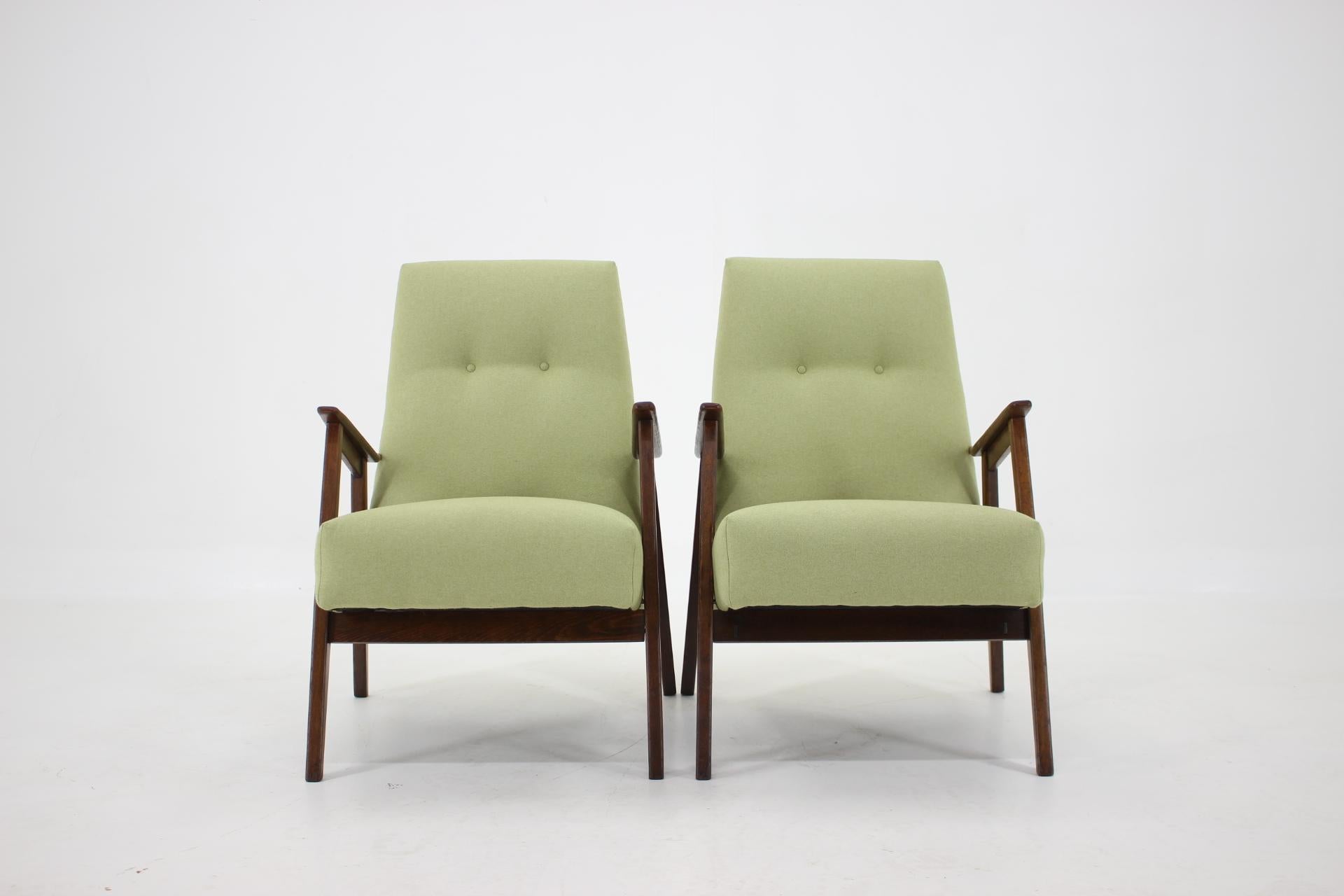 1960s Pair of Midcentury Armchairs , Czechoslovakia In Good Condition In Praha, CZ