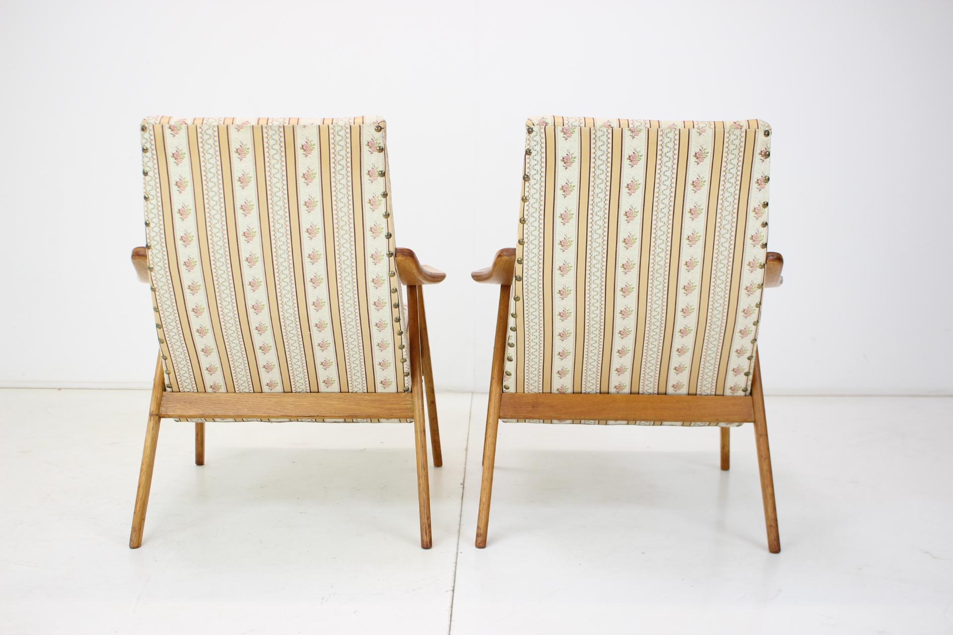 Fabric 1960s Pair of Mid-Century Armchairs, Czechoslovakia For Sale