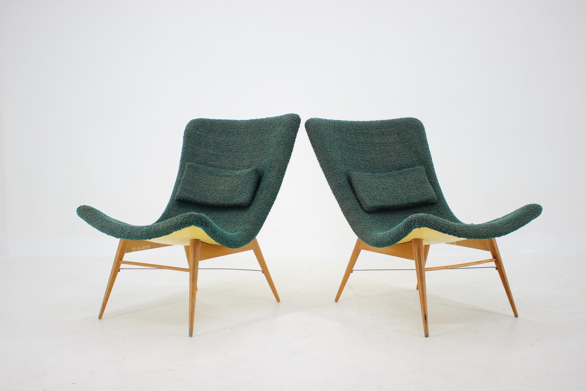 1960s Pair of Miroslav Navratil Shell Lounge Chairs, Czechoslovakia In Good Condition In Praha, CZ