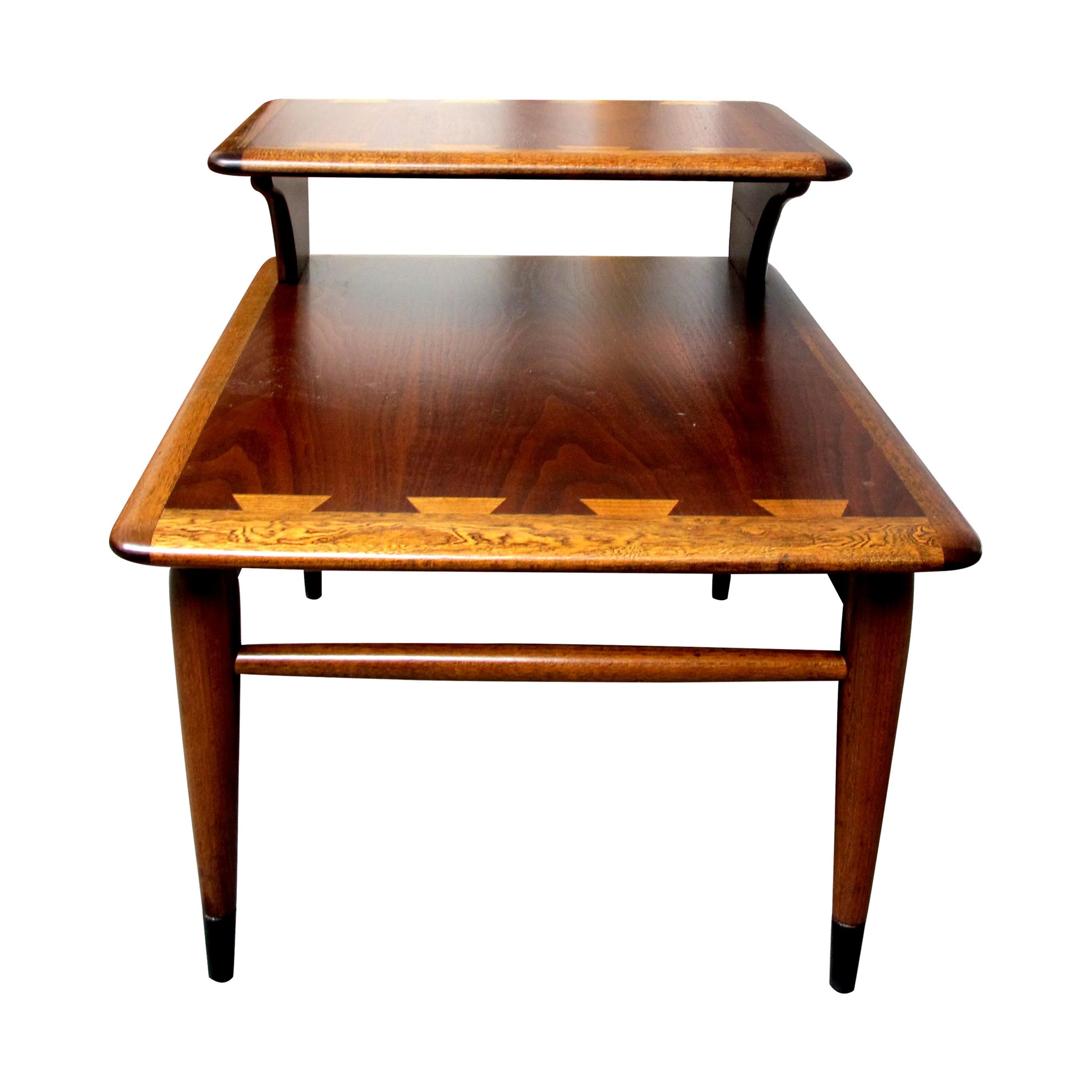 1960s Pair of Modernist Two Tiers Walnut Side Tables, American by LANE In Good Condition In London, GB