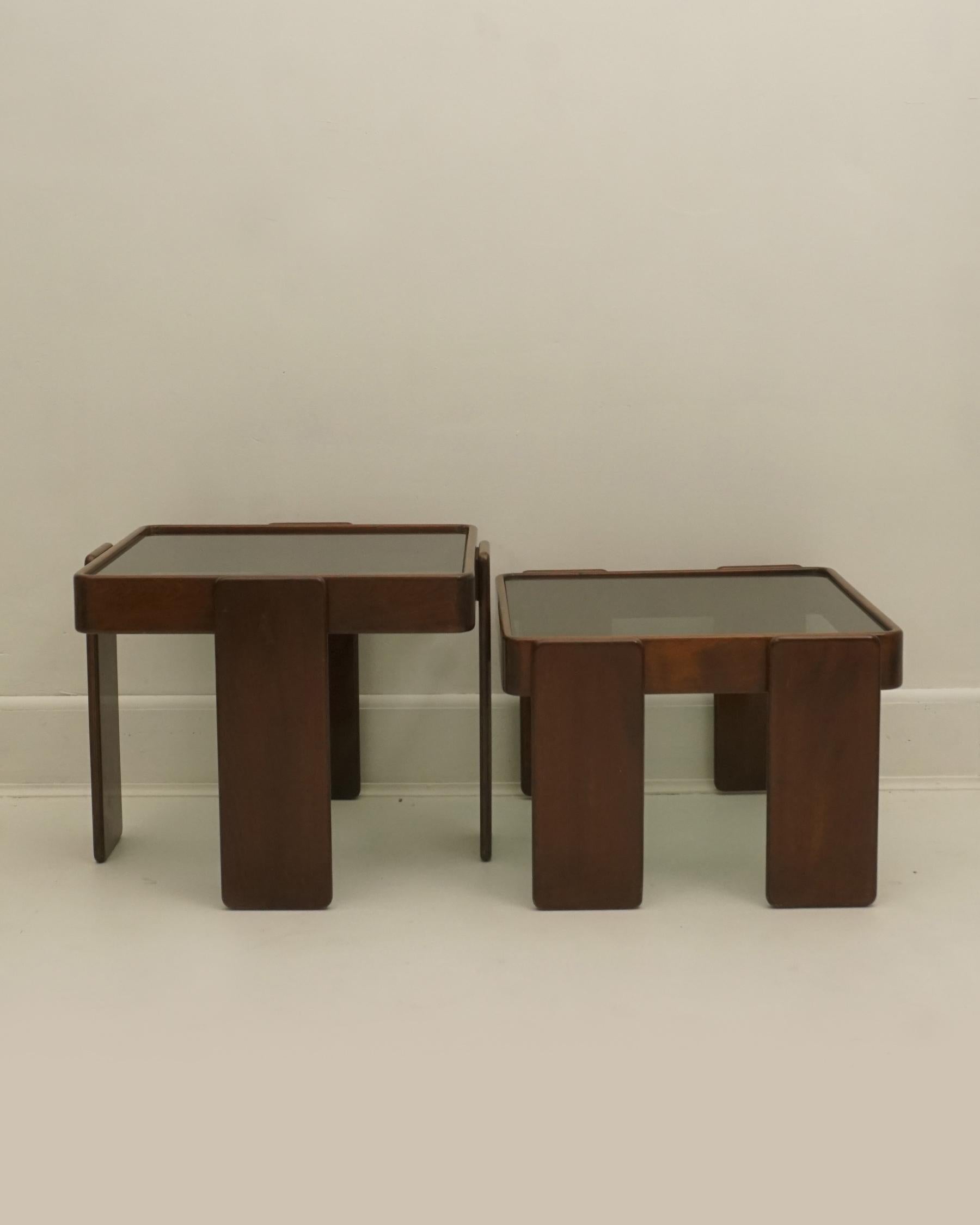 1960s Pair of Nesting Side Tables by Gianfranco Frattini for Cassina In Good Condition In San Gabriel, CA