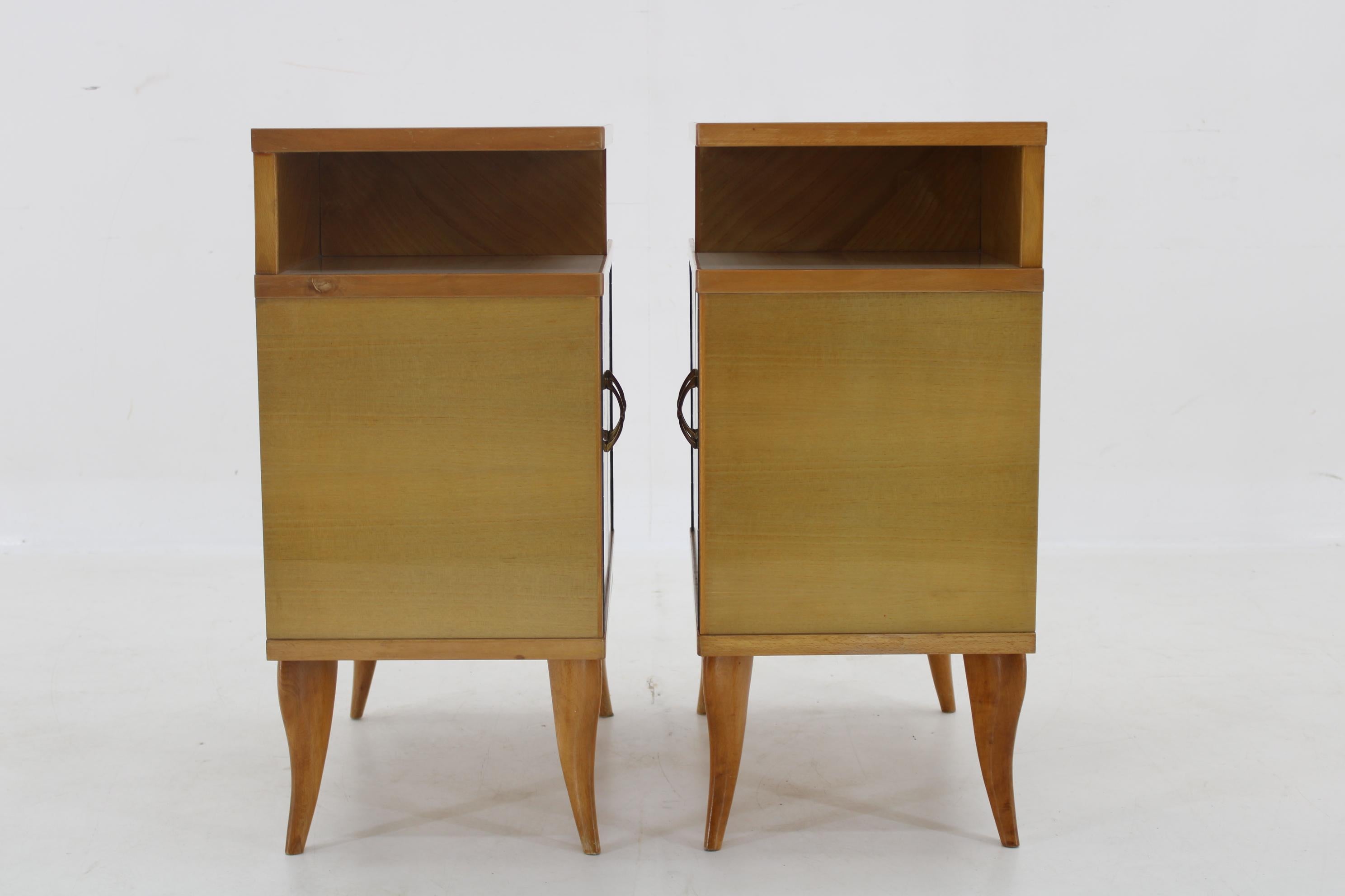 1960s Pair of Nightstands in Ash Finish , Italy In Fair Condition For Sale In Praha, CZ