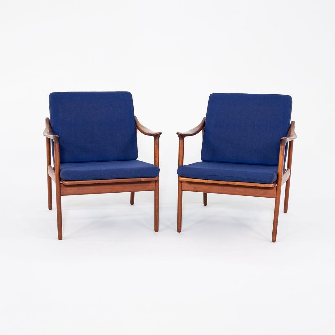 Il s'agit d'une paire de chaises longues modèle 563 des années 1960, conçues par Frederik Kayser pour Vatne Mobler au début des années 1960. Le prix indiqué comprend la paire de chaises telle qu'illustrée. Ils sont dotés d'un cadre en teck et d'un