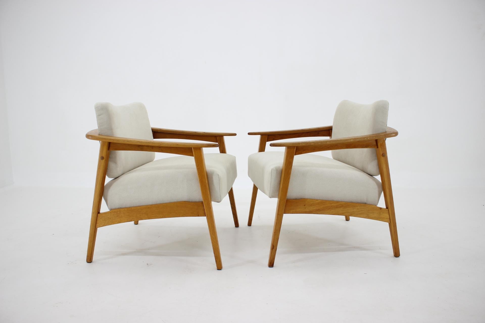 1960s Pair of Oak Armchairs, Czechoslovakia 4