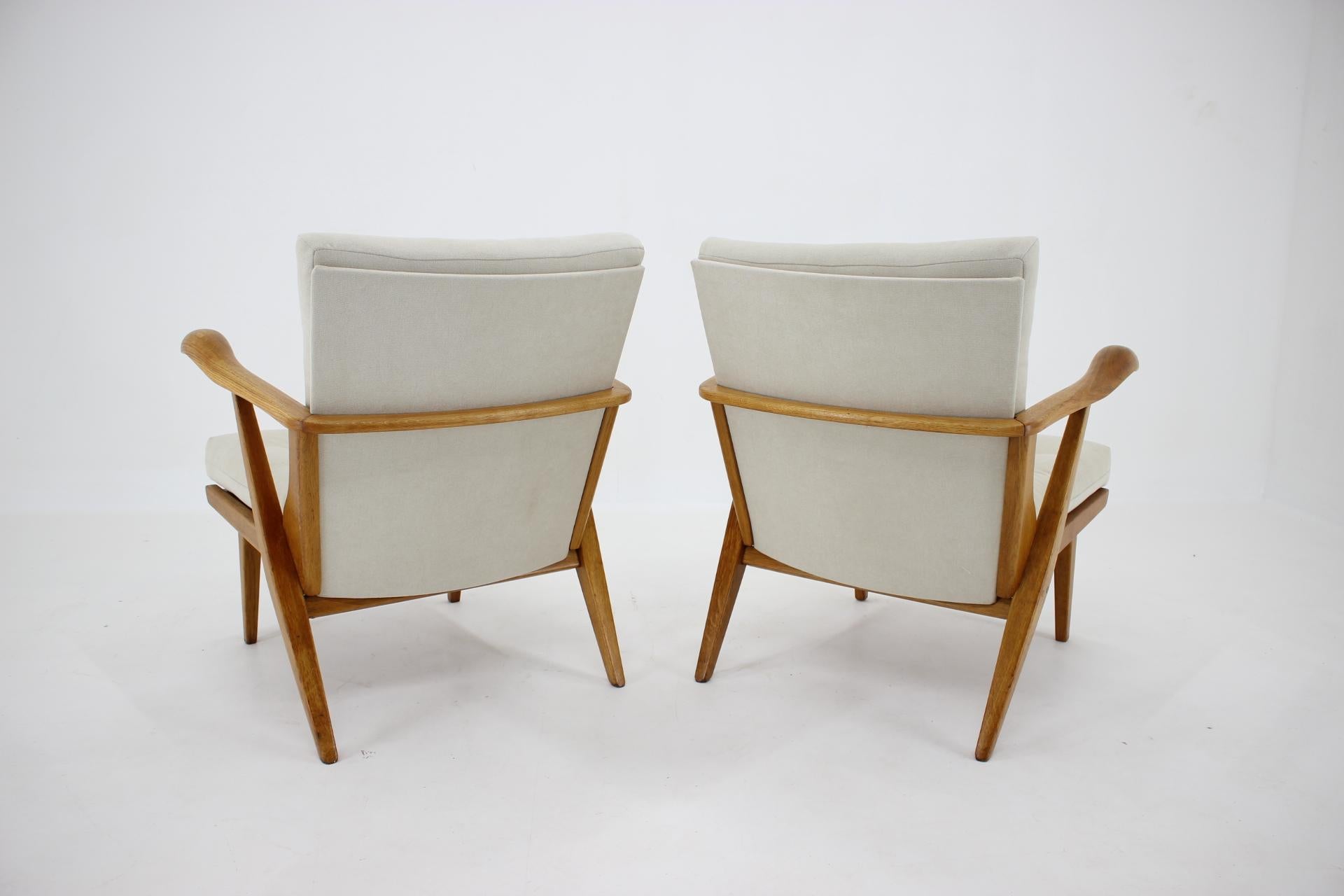 1960s Pair of Oak Armchairs, Czechoslovakia In Good Condition In Praha, CZ