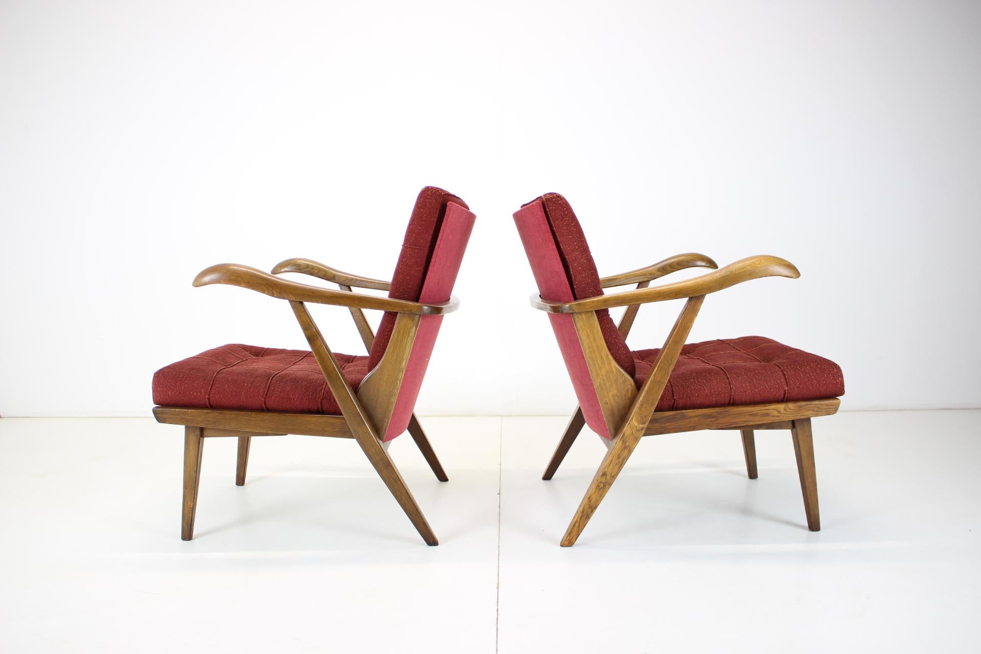 Mid-20th Century 1960s Pair of Oak Armchairs, Czechoslovakia For Sale