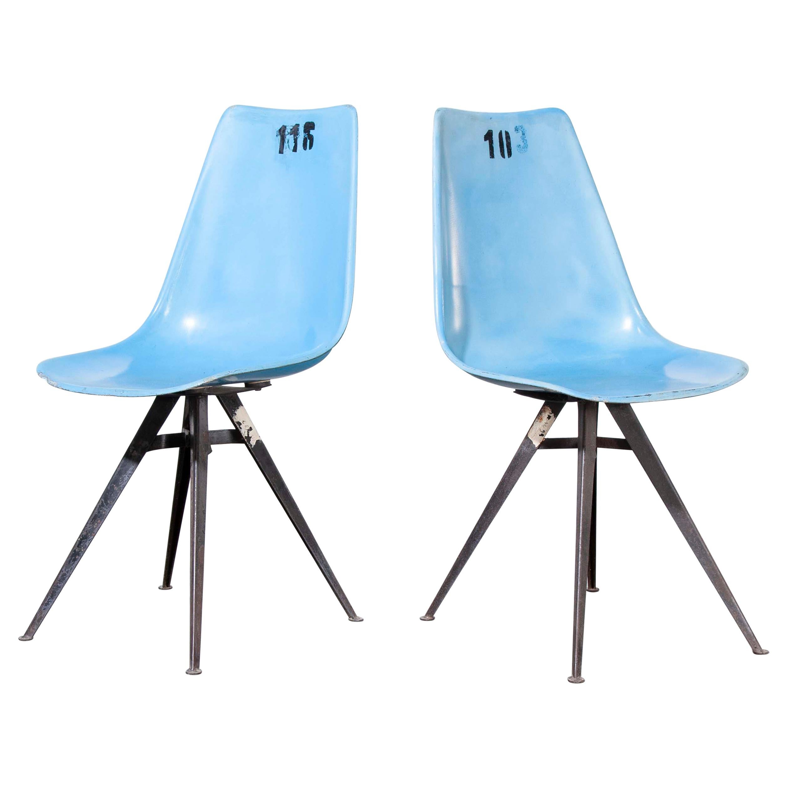 1960s Pair of Original Blue Fiberglass Side / Dining Chairs For Sale