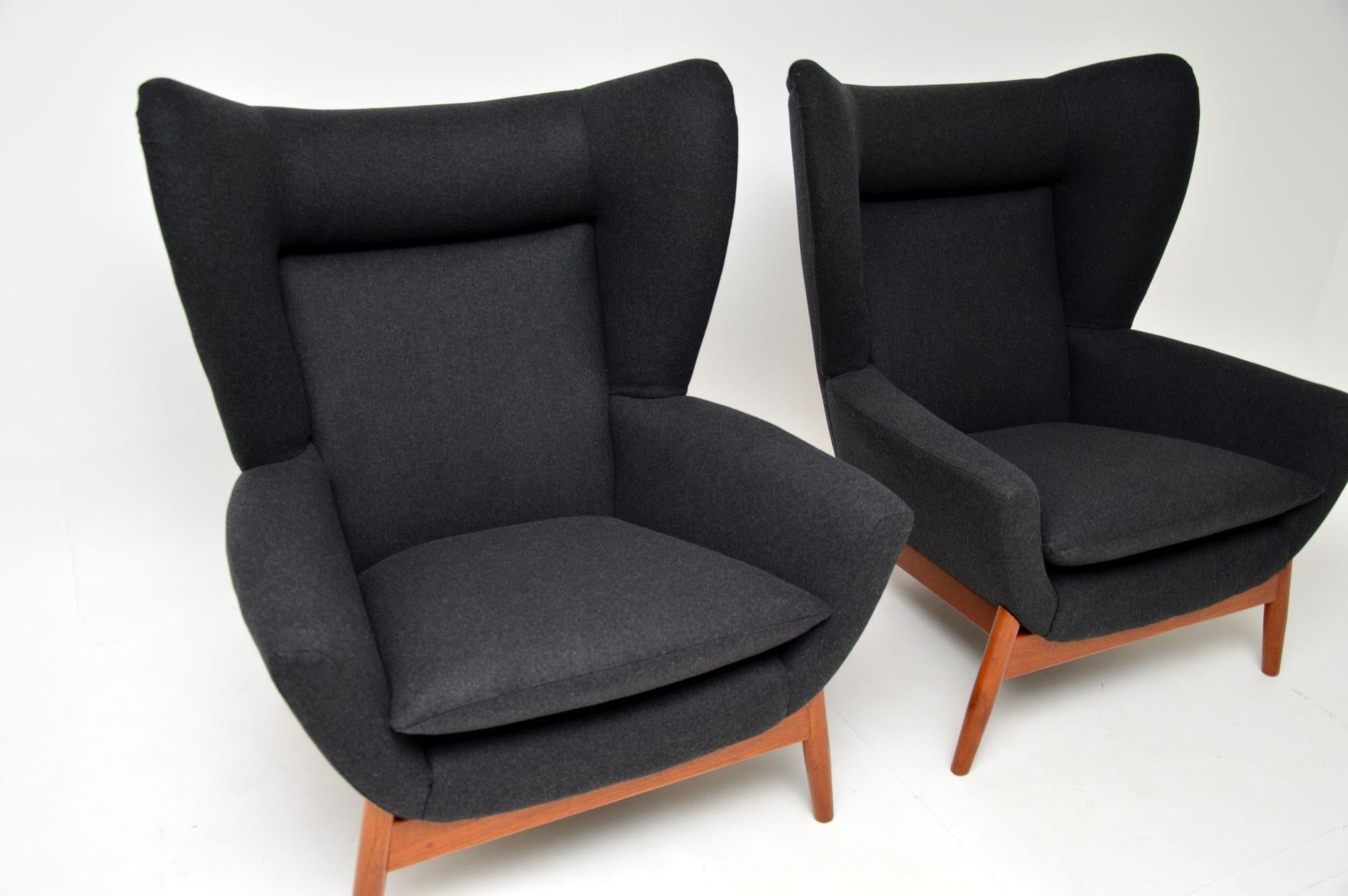 1960's Pair of Parker Knoll 'Merrywood' Armchairs In Good Condition In London, GB