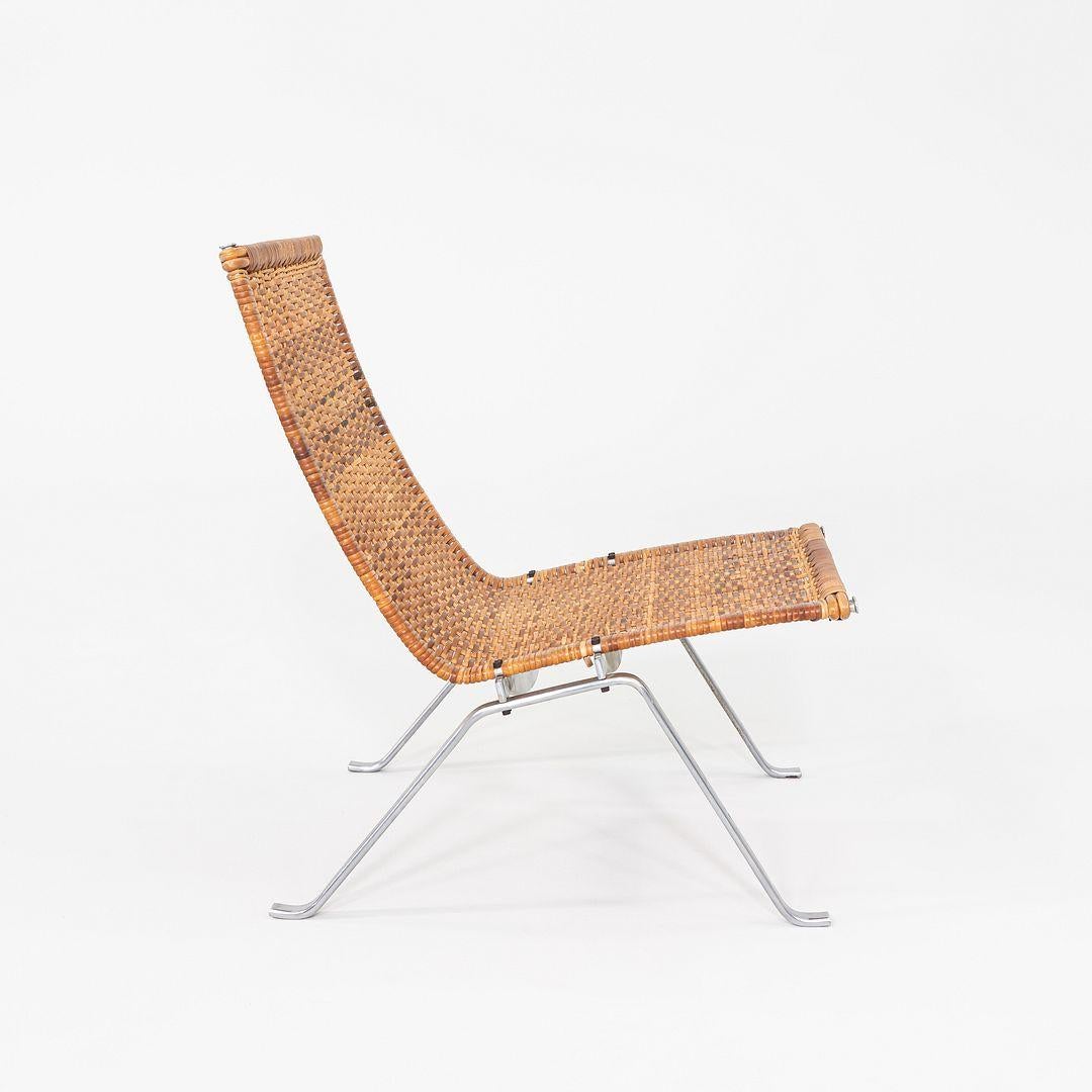 Pareja de tumbonas de mimbre e inox de los años 60 Poul Kjaerholm para PK 22 Moderno en venta