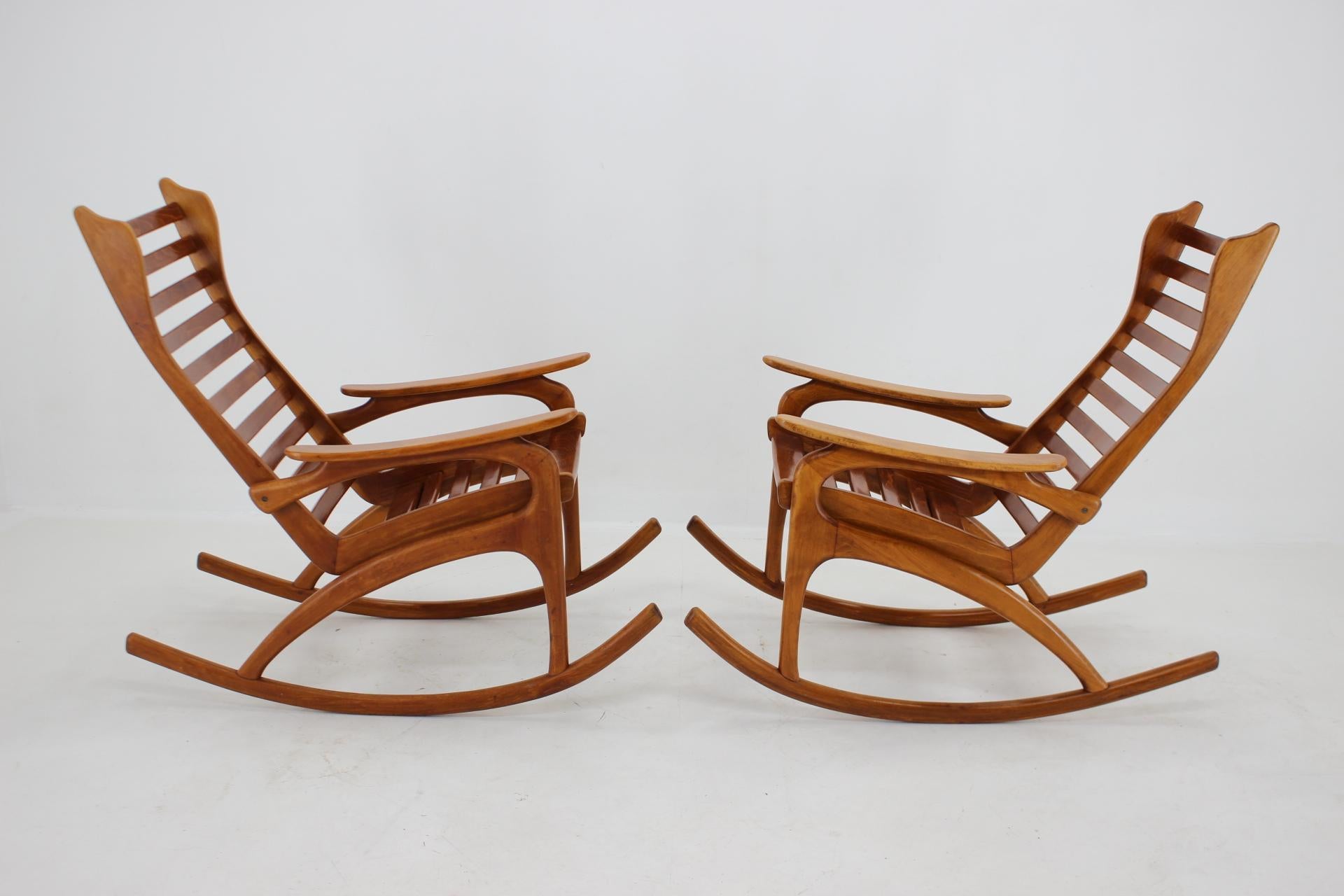 1960s Pair of Rare Beech Rocking Chairs by Uluv, Czechoslovakia For Sale 3