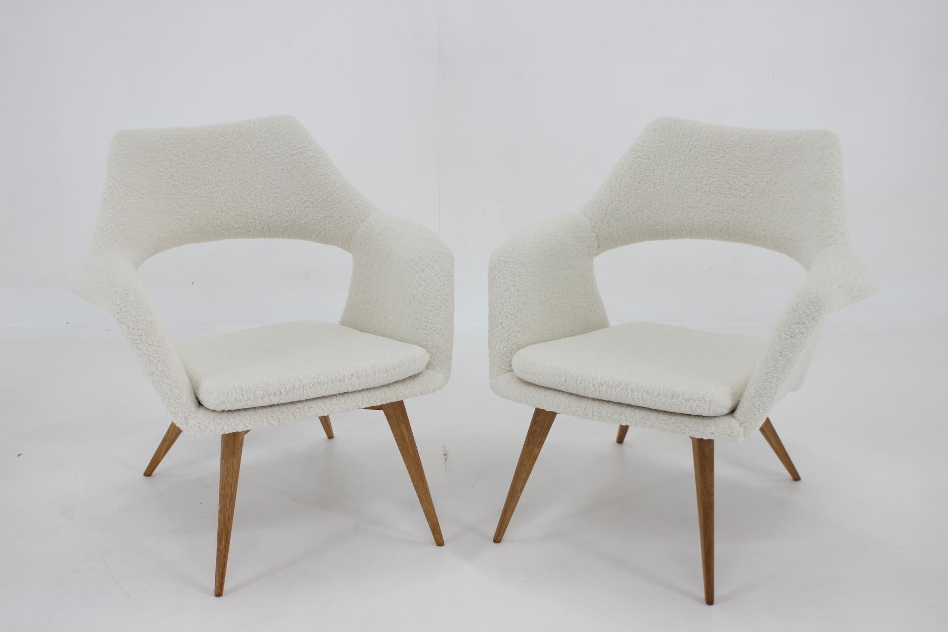 Mid-Century Modern 1960s Pair of  Rare Miroslav Navratil Shell Lounge Chairs in Sheepskin Fabric, C For Sale