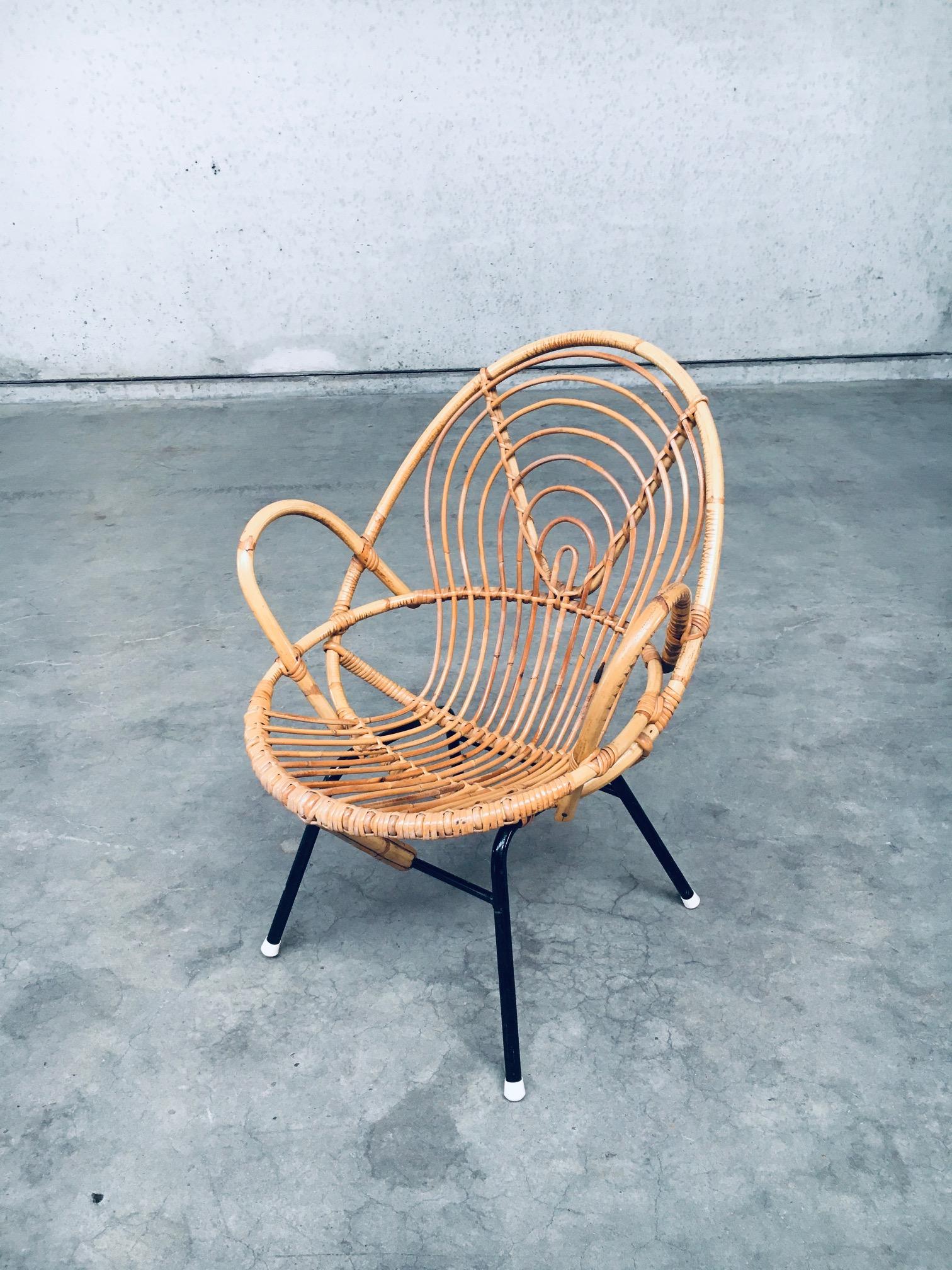 1960's Pair of Rattan Lounge Chairs by Rohe Noordwolde For Sale 3